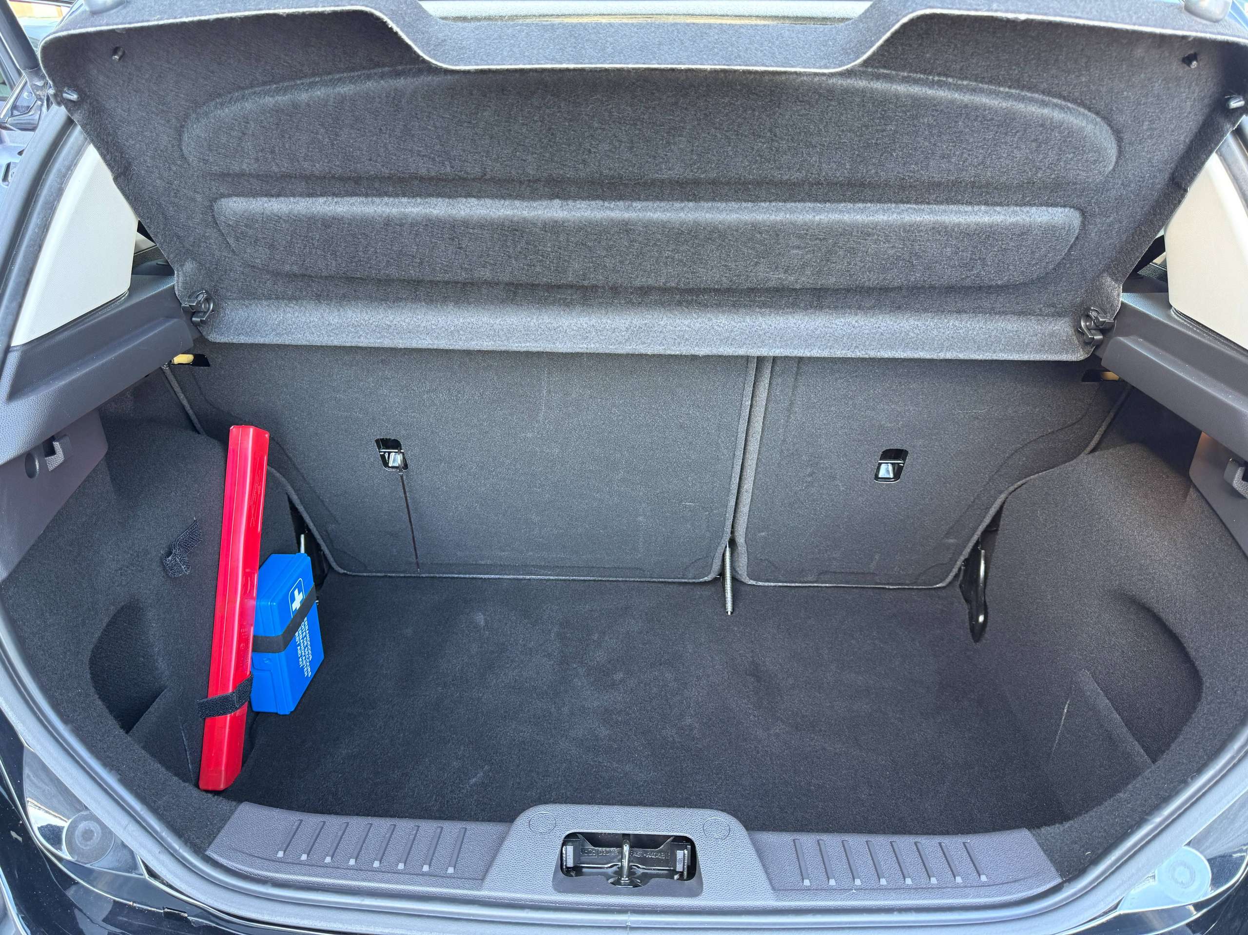 65f05344-bf4e-47f3-afd1-1af5adf1f26e15-ford-fiesta-1-0i-ecoboost-100pk-bluetooth-airco-carpass-garantie.jpg