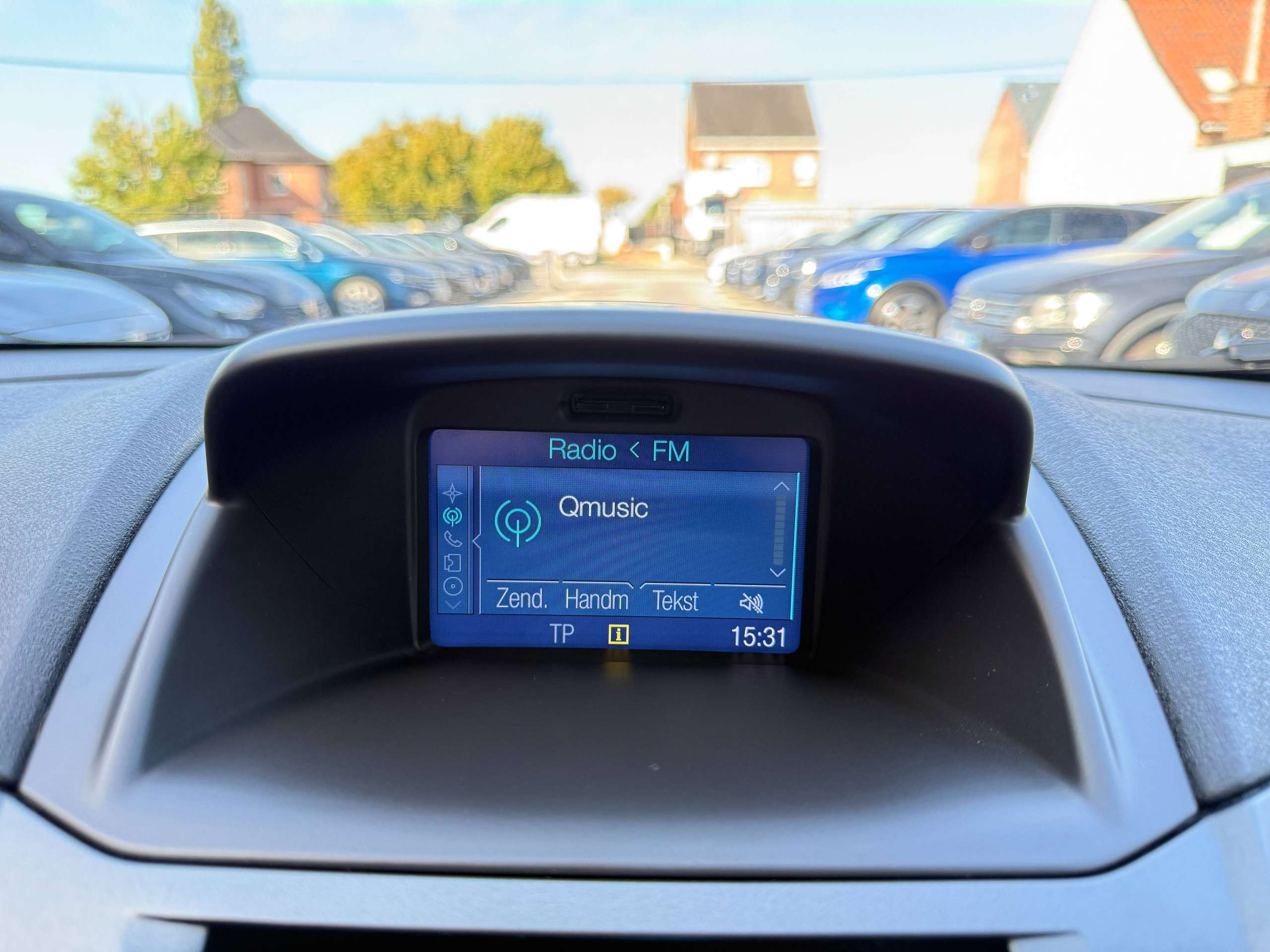 65f05344-bf4e-47f3-afd1-1af5adf1f26e18-ford-fiesta-1-0i-ecoboost-100pk-bluetooth-airco-carpass-garantie.jpg