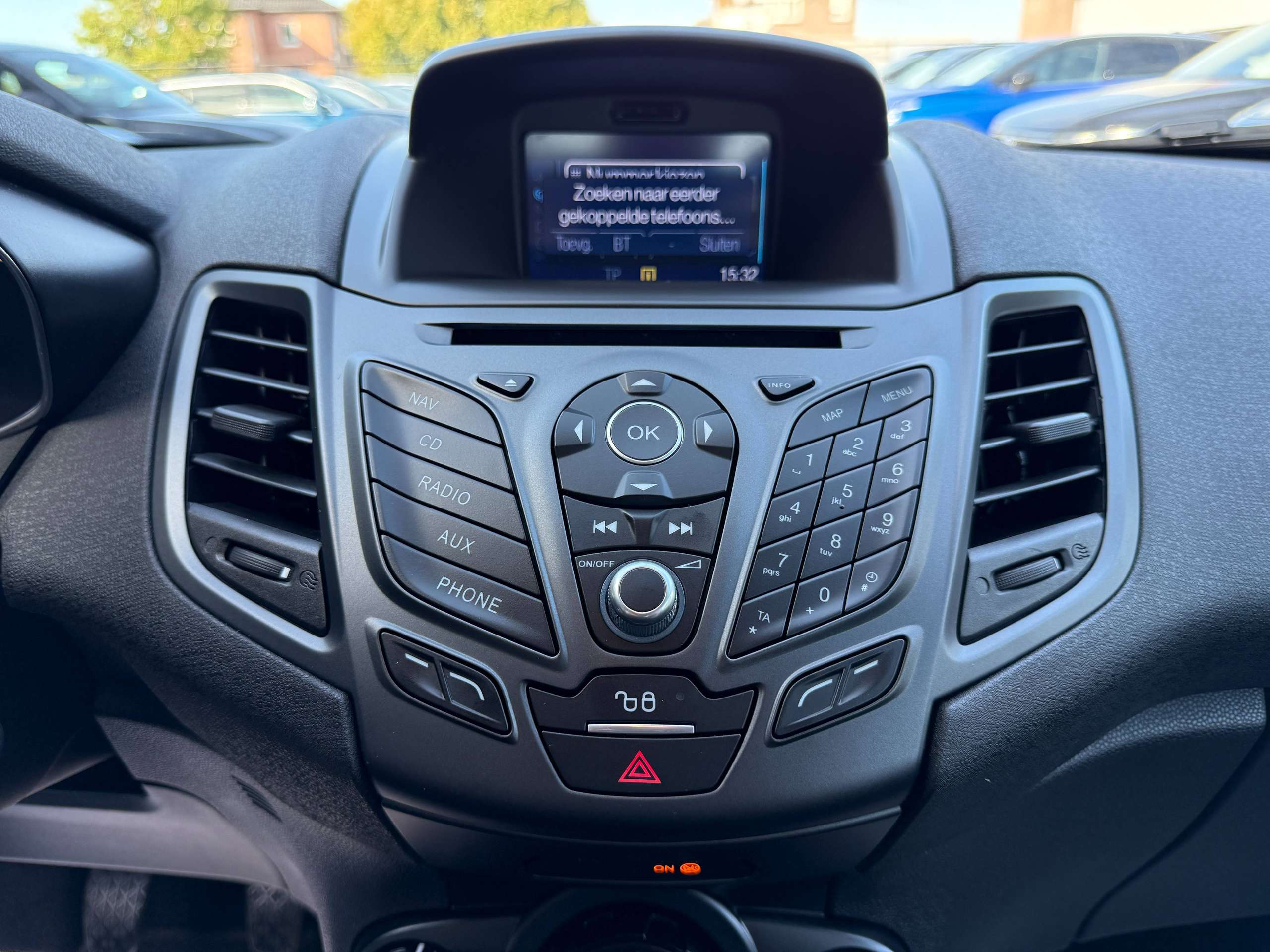 65f05344-bf4e-47f3-afd1-1af5adf1f26e21-ford-fiesta-1-0i-ecoboost-100pk-bluetooth-airco-carpass-garantie.jpg