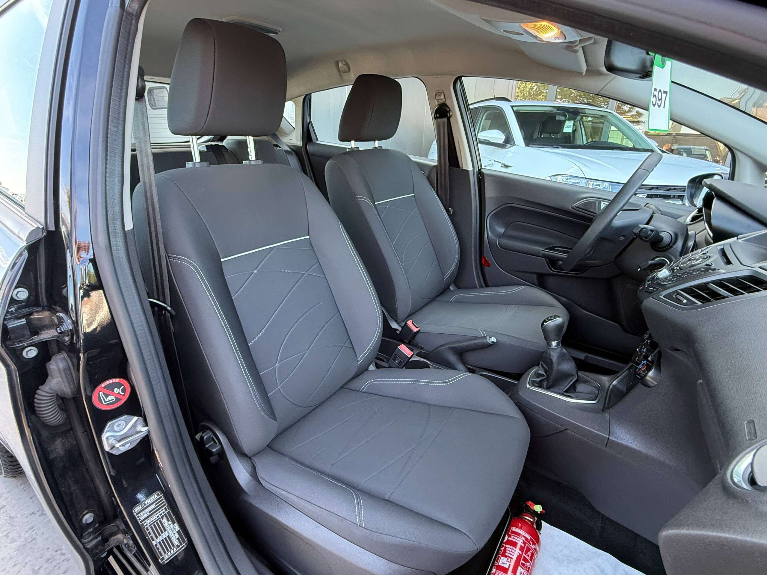 65f05344-bf4e-47f3-afd1-1af5adf1f26e24-ford-fiesta-1-0i-ecoboost-100pk-bluetooth-airco-carpass-garantie.jpg