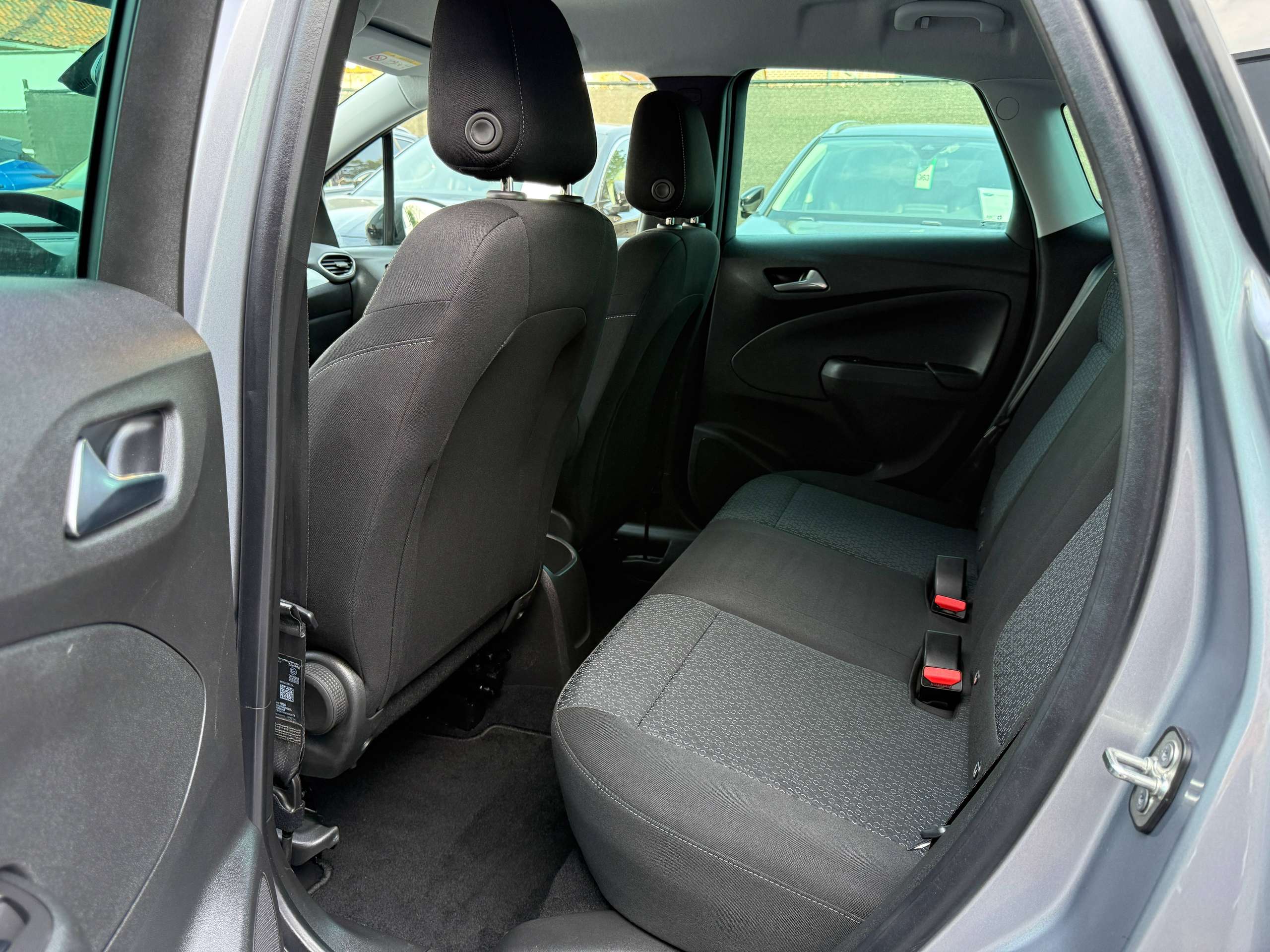 69d21612-0193-4a5d-ae67-df3c0137f17515-opel-crossland-1-2i-facelift-full-led-camera-carplay-pdc-alu-privacyglas.jpg