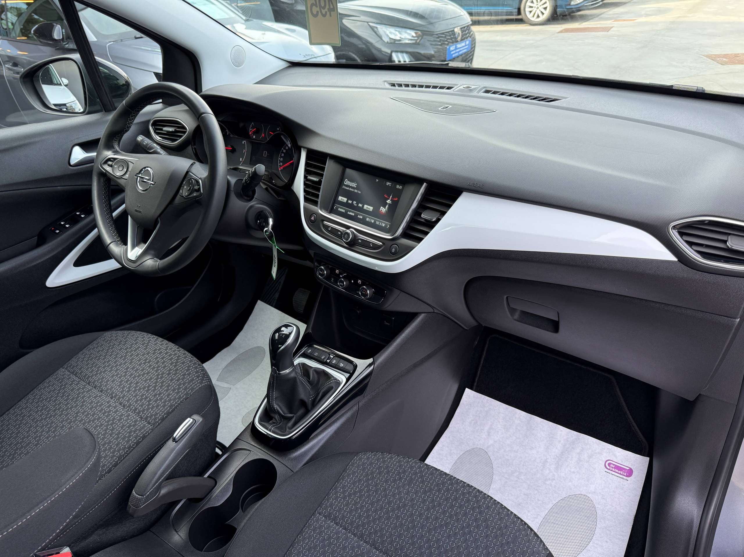 69d21612-0193-4a5d-ae67-df3c0137f17528-opel-crossland-1-2i-facelift-full-led-camera-carplay-pdc-alu-privacyglas.jpg
