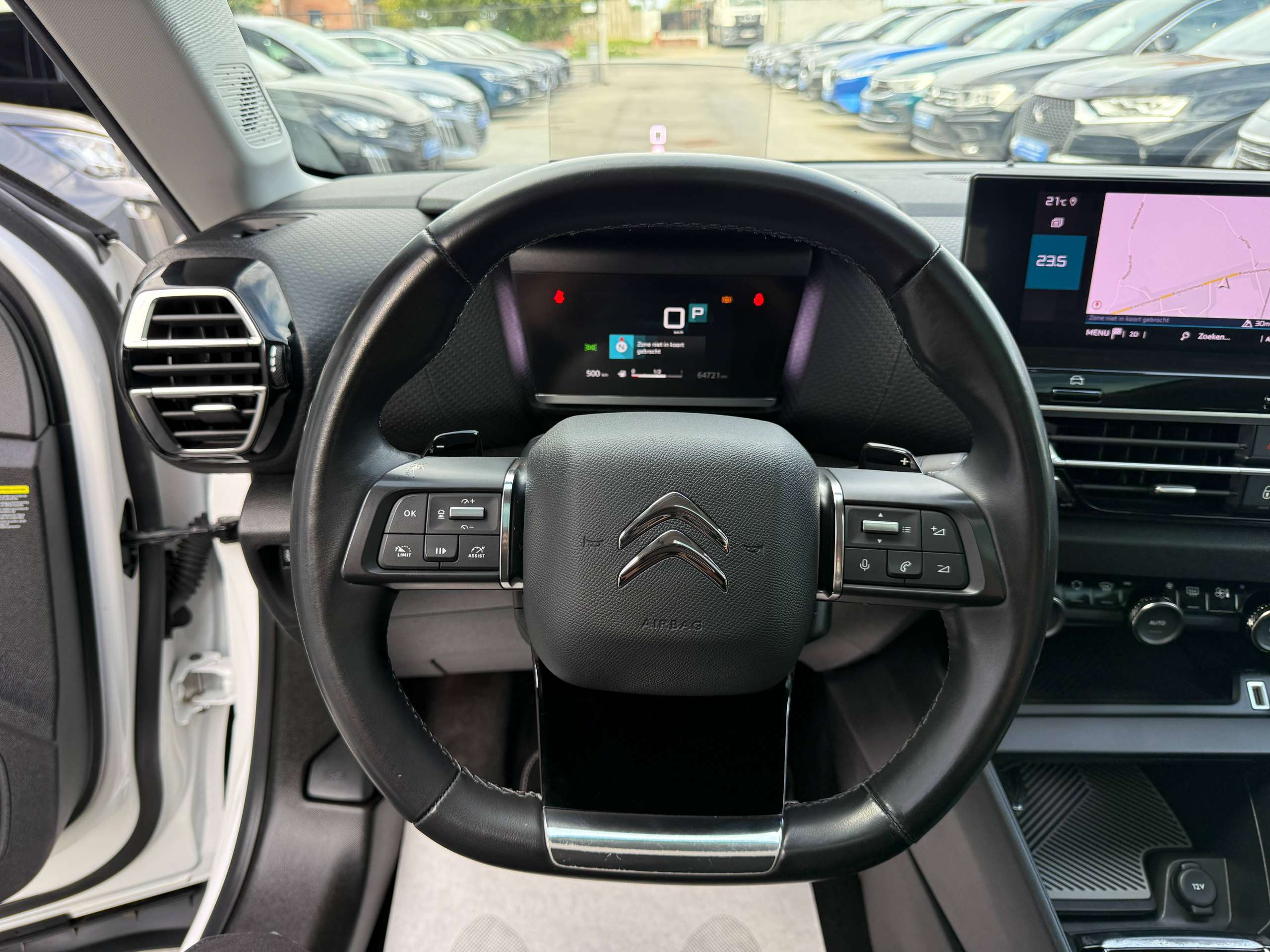 6bb7e85b-42f3-40ef-904b-d202fff1de2622-citroen-c4-1-2i-130pk-5-deurs-automaat-navigatie-leder-360-camera-opendak-head-up-carplay.jpg