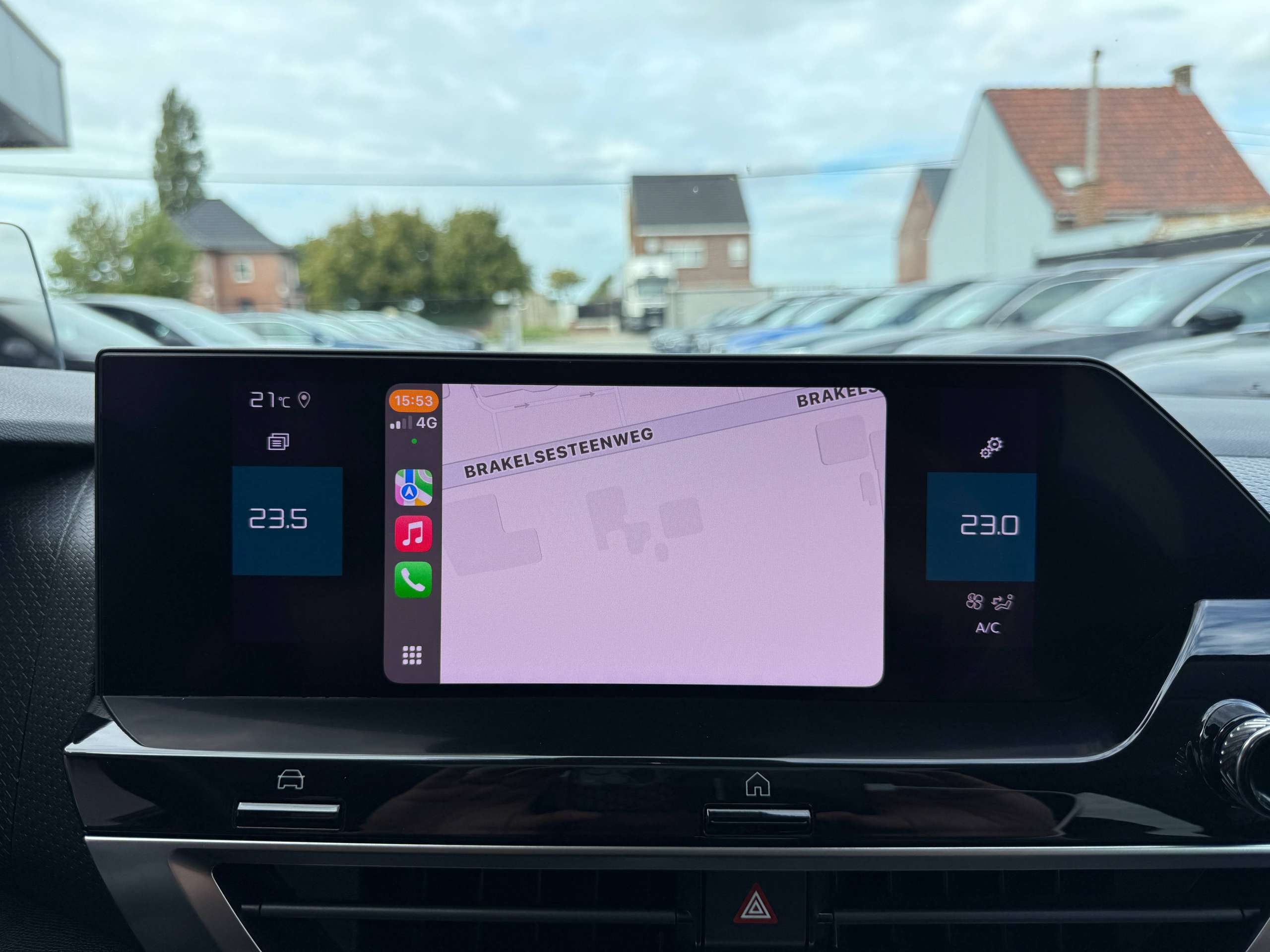 6bb7e85b-42f3-40ef-904b-d202fff1de2633-citroen-c4-1-2i-130pk-5-deurs-automaat-navigatie-leder-360-camera-opendak-head-up-carplay.jpg