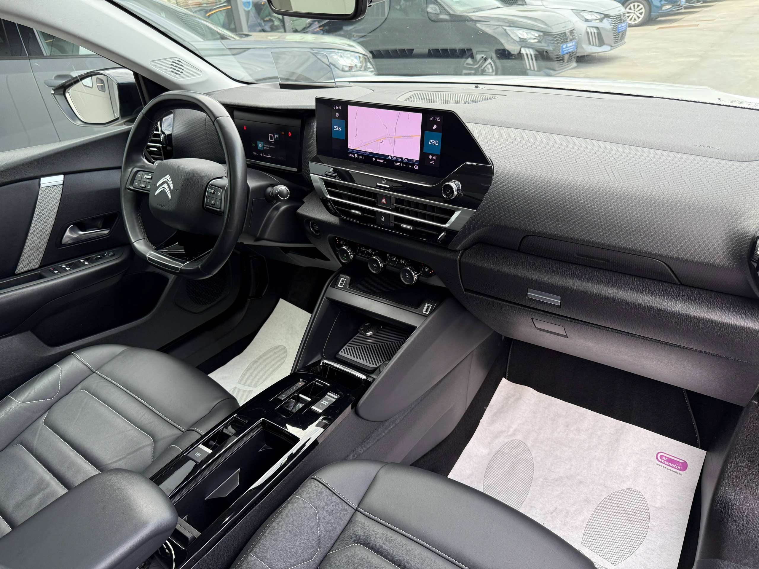 6bb7e85b-42f3-40ef-904b-d202fff1de2635-citroen-c4-1-2i-130pk-5-deurs-automaat-navigatie-leder-360-camera-opendak-head-up-carplay.jpg
