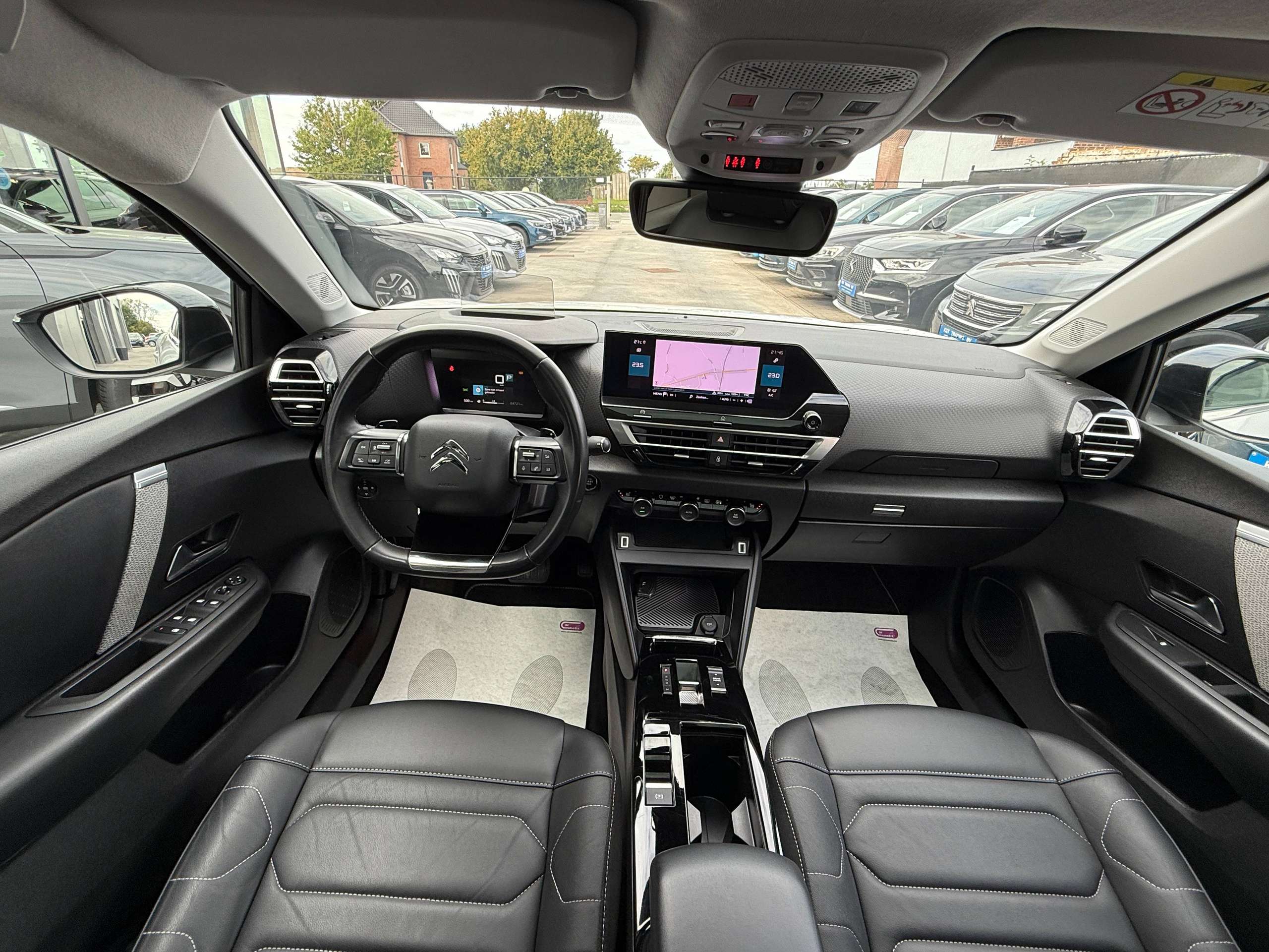 6bb7e85b-42f3-40ef-904b-d202fff1de2639-citroen-c4-1-2i-130pk-5-deurs-automaat-navigatie-leder-360-camera-opendak-head-up-carplay.jpg