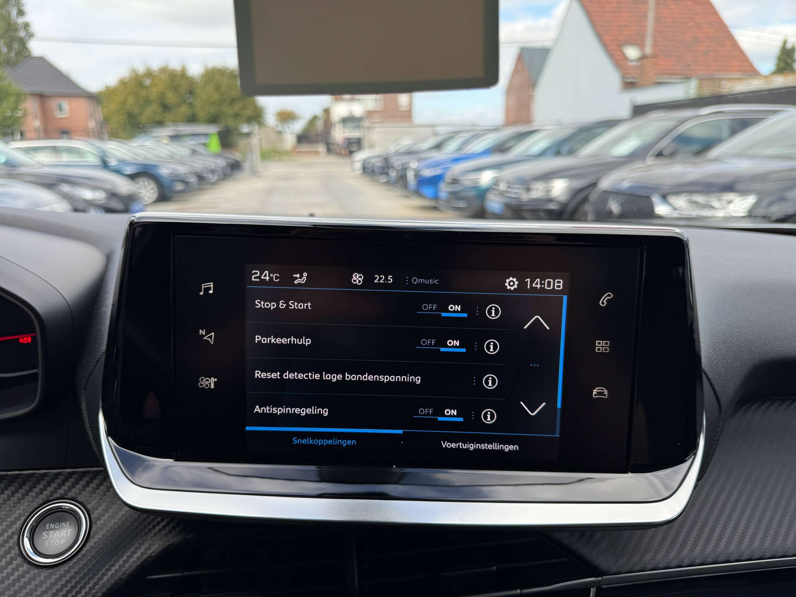 6f0346dc-58e6-4e45-852e-6029b1bae06722-peugeot-2008-1-2i-allure-full-led-zwart-leder-carplay-dab-trekhaak-alu-carpass.jpg