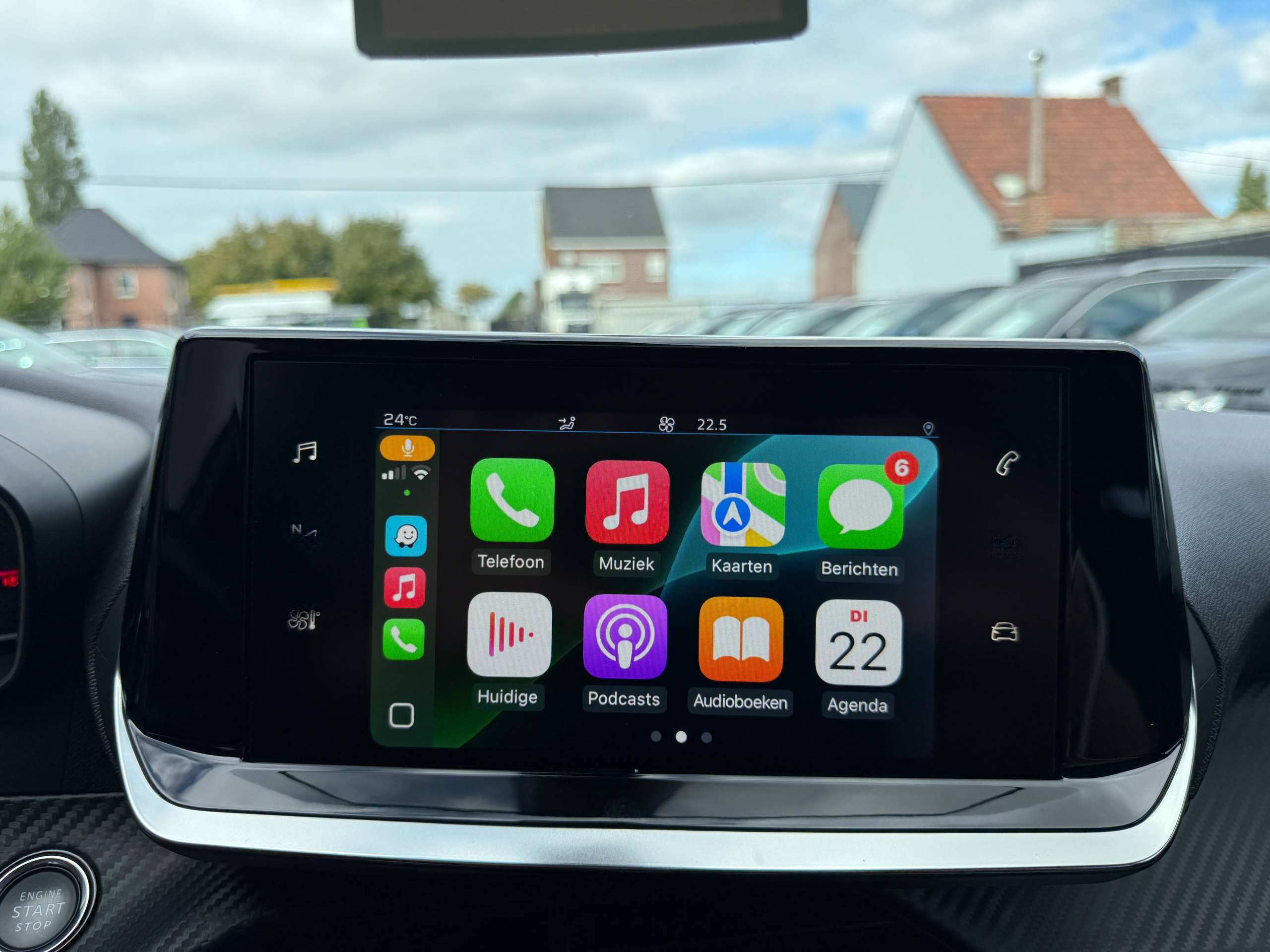 6f0346dc-58e6-4e45-852e-6029b1bae06725-peugeot-2008-1-2i-allure-full-led-zwart-leder-carplay-dab-trekhaak-alu-carpass.jpg
