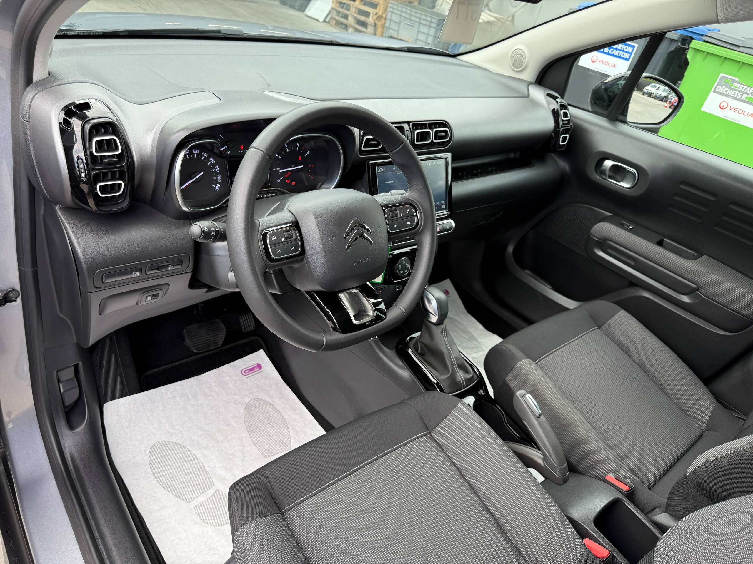 72c47270-48ff-45de-a743-34c4b78c733413-citroen-c3-aircross-1-2i-130pk-automaat-facelift-navigatie-full-led-carplay-pdc-bluetooth.jpg
