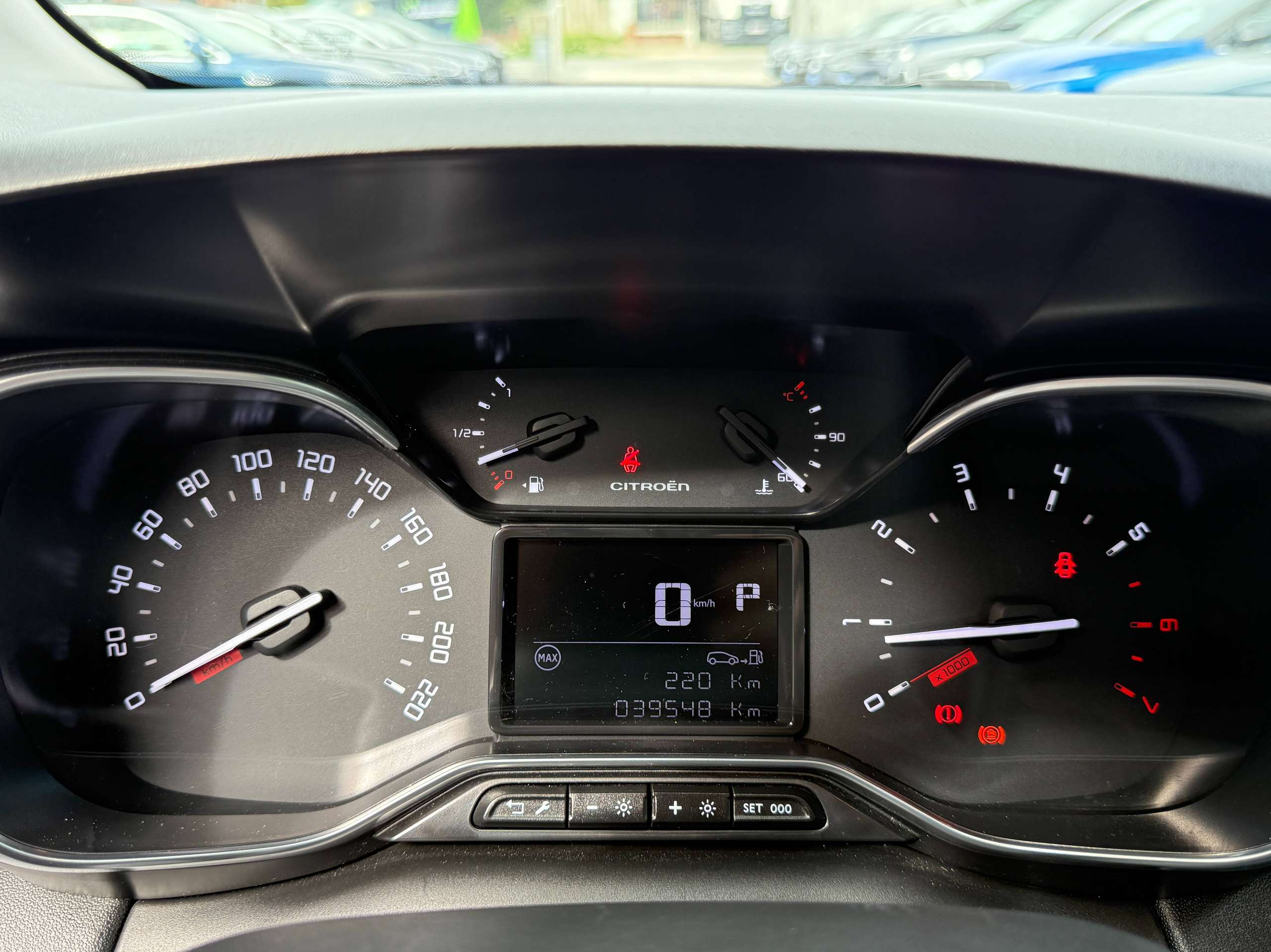 72c47270-48ff-45de-a743-34c4b78c733416-citroen-c3-aircross-1-2i-130pk-automaat-facelift-navigatie-full-led-carplay-pdc-bluetooth.jpg