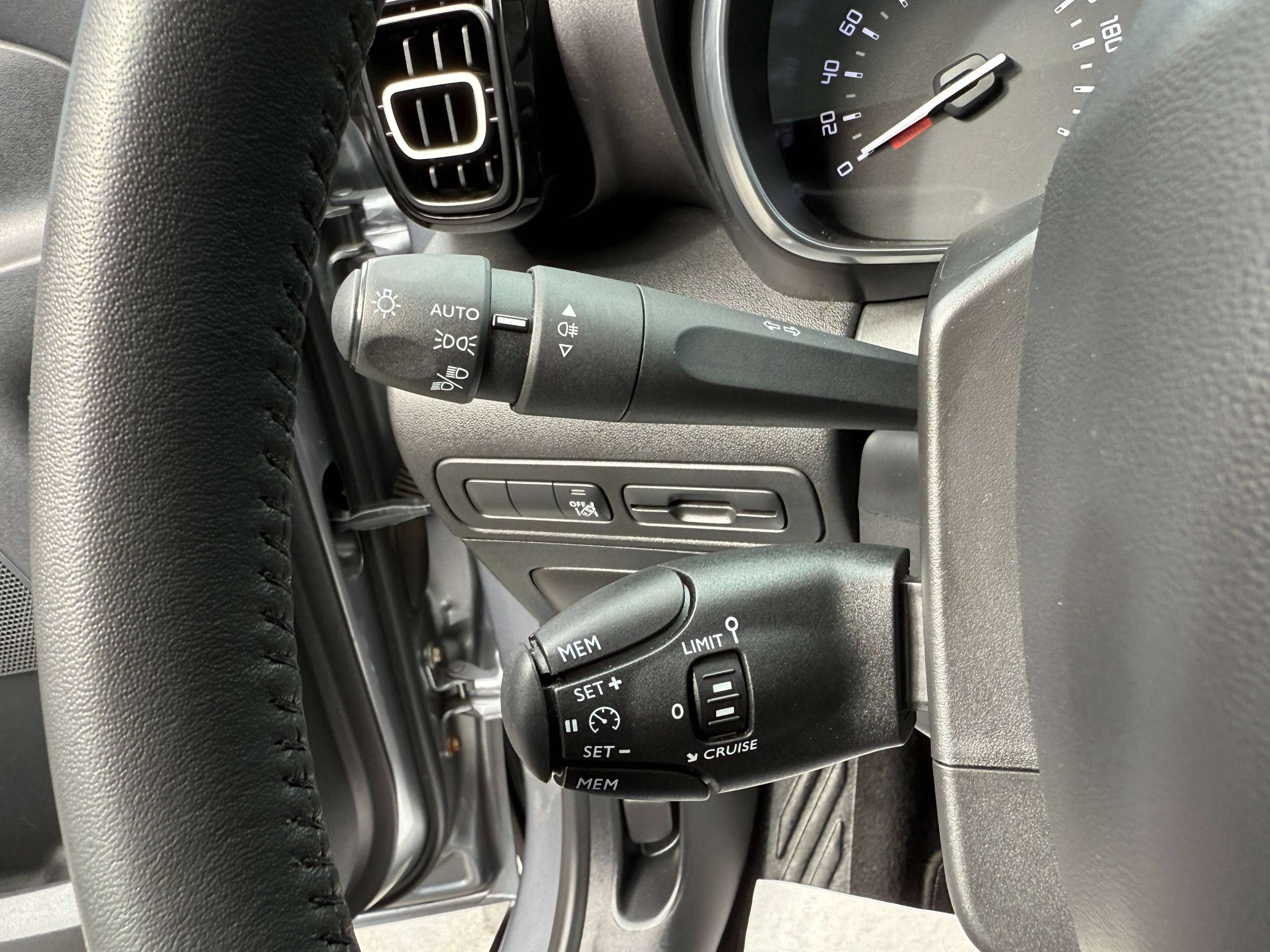 72c47270-48ff-45de-a743-34c4b78c733417-citroen-c3-aircross-1-2i-130pk-automaat-facelift-navigatie-full-led-carplay-pdc-bluetooth.jpg
