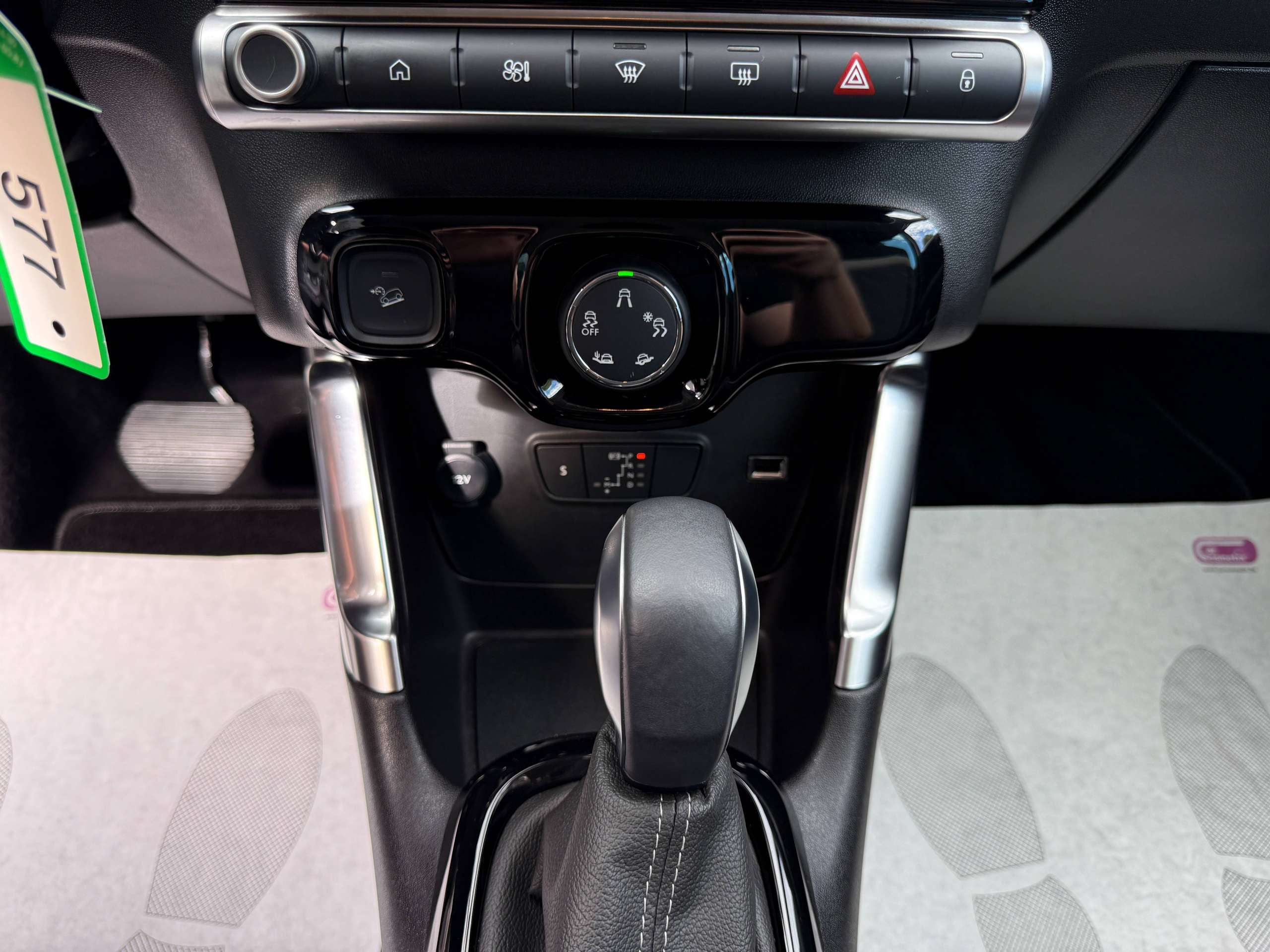 72c47270-48ff-45de-a743-34c4b78c733420-citroen-c3-aircross-1-2i-130pk-automaat-facelift-navigatie-full-led-carplay-pdc-bluetooth.jpg