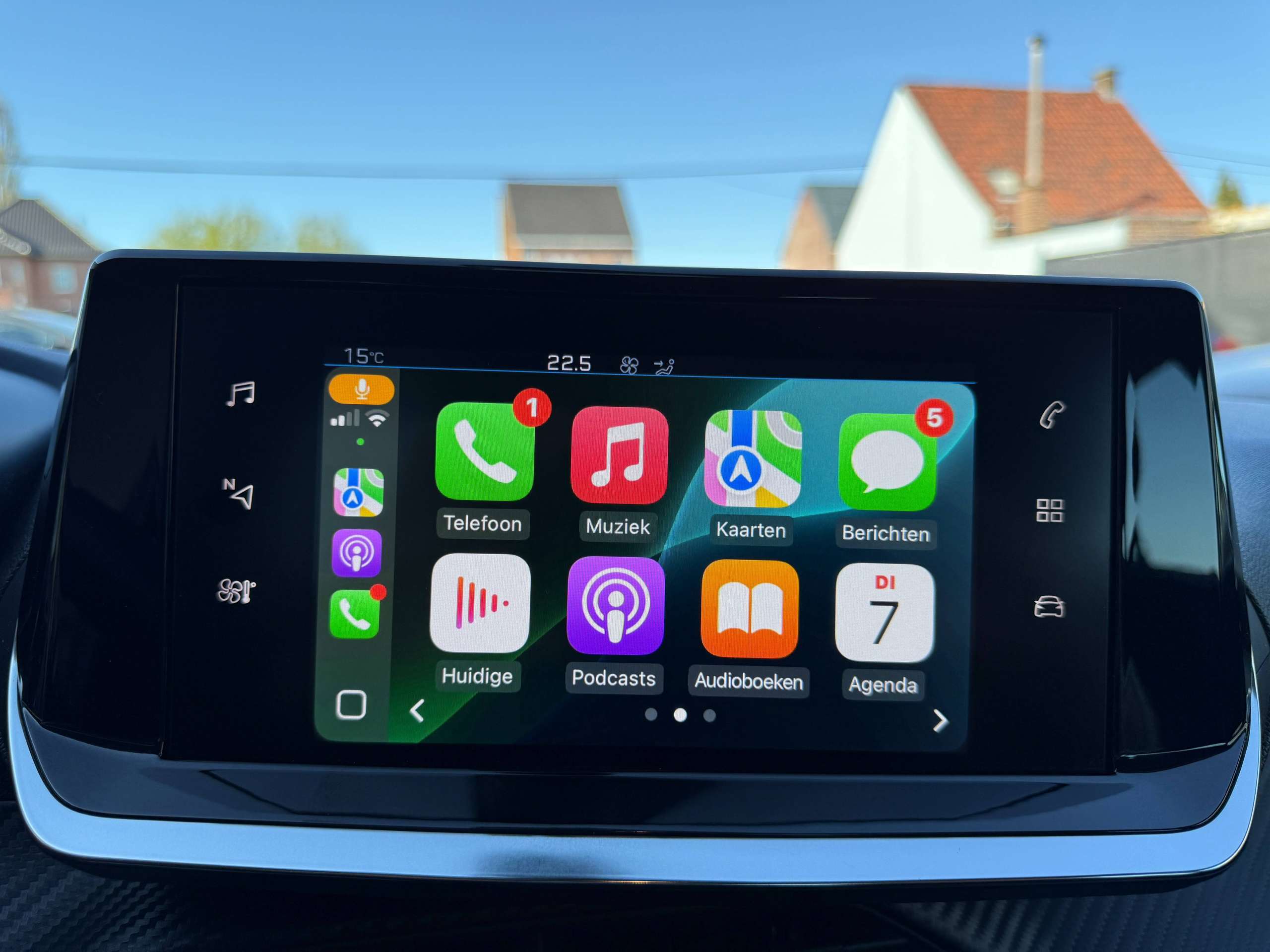 7307c343-aa7a-4bd7-b056-5ff6b9da687c23-peugeot-2008-1-2i-101pk-navigatie-carplay-pdc-bluetooth-led-a-c.jpg