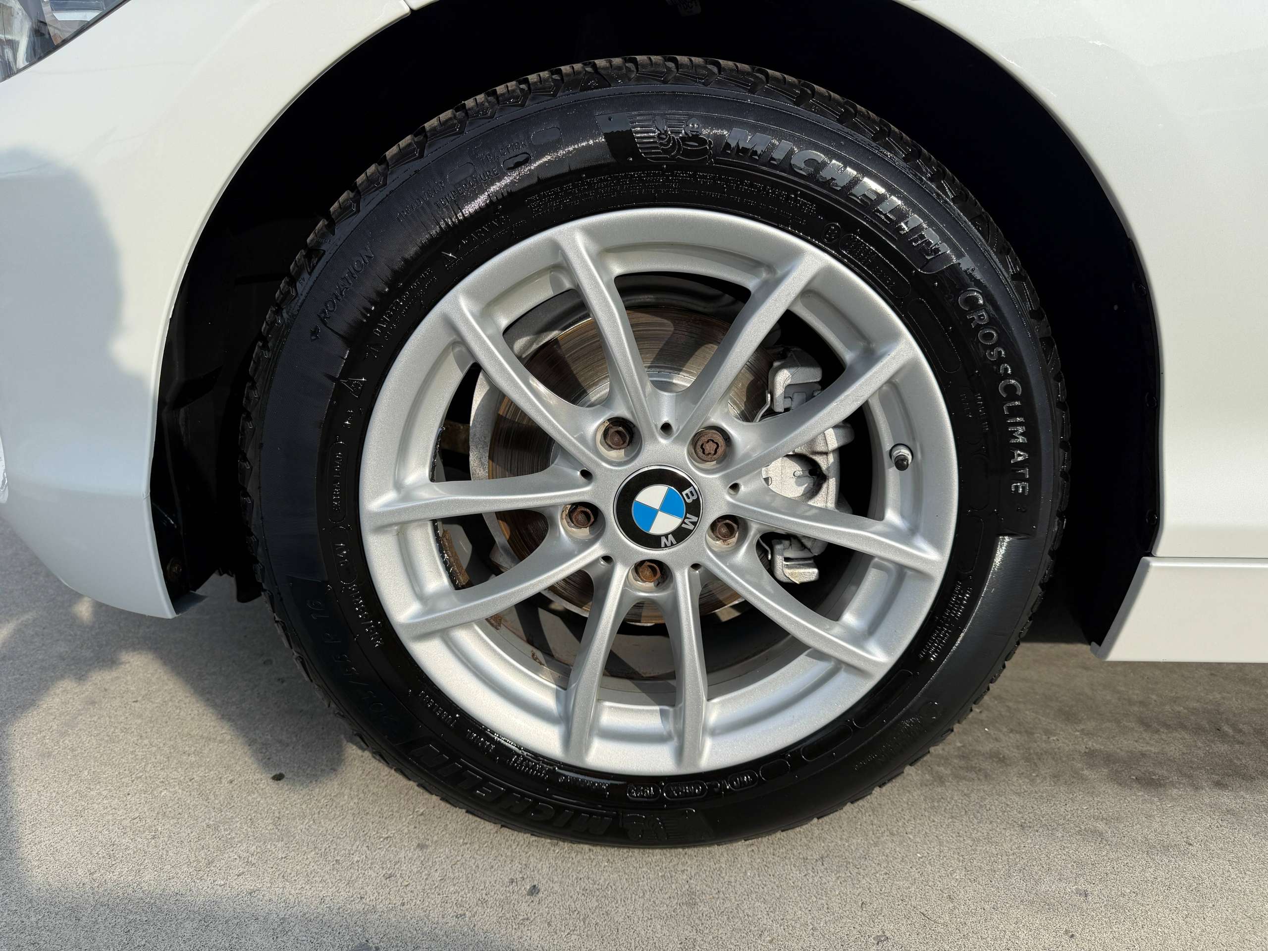 7708470f-b23c-4d64-8b24-7d8ea09c0d6e11-bmw-116-i-109pk-5-deurs-navigatie-pdc-va-bluetotoh-led-trekhaak-carpass.jpg