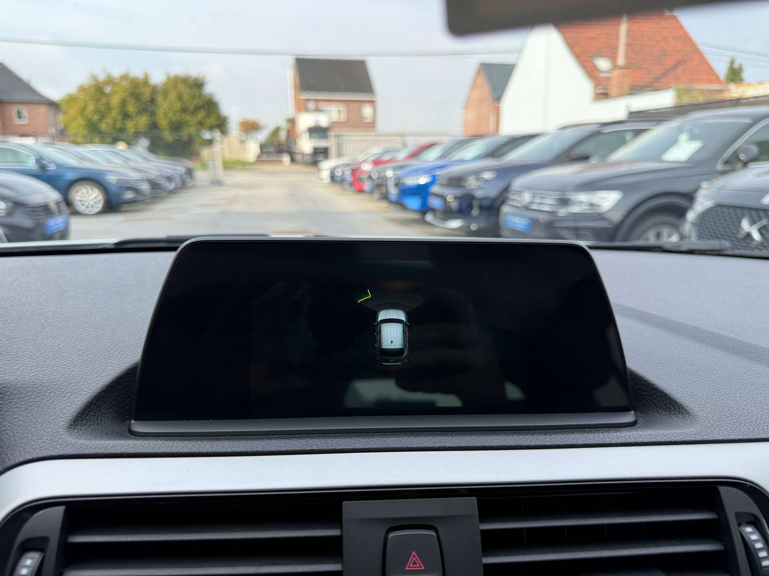 7708470f-b23c-4d64-8b24-7d8ea09c0d6e21-bmw-116-i-109pk-5-deurs-navigatie-pdc-va-bluetotoh-led-trekhaak-carpass.jpg