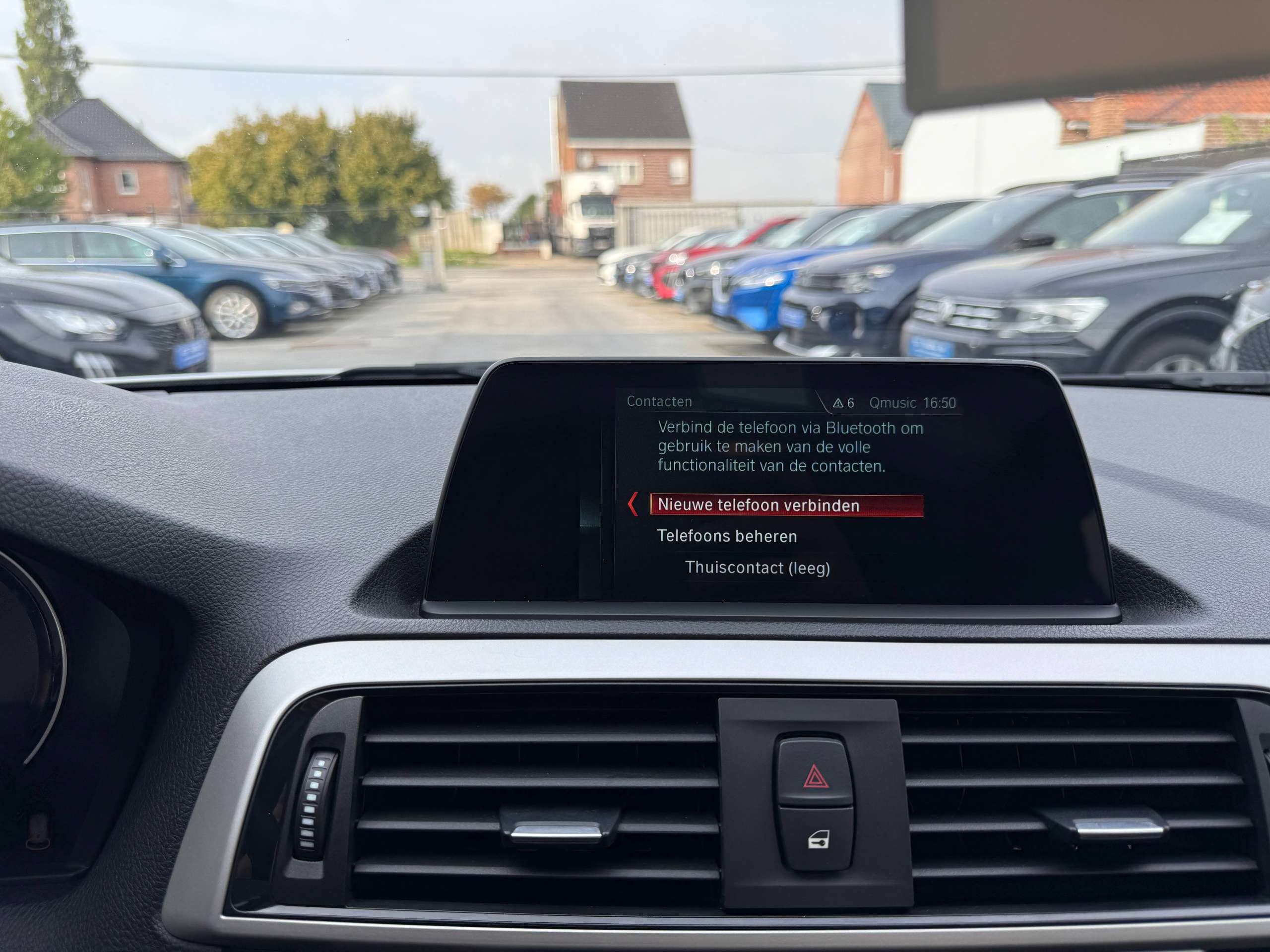 7708470f-b23c-4d64-8b24-7d8ea09c0d6e24-bmw-116-i-109pk-5-deurs-navigatie-pdc-va-bluetotoh-led-trekhaak-carpass.jpg