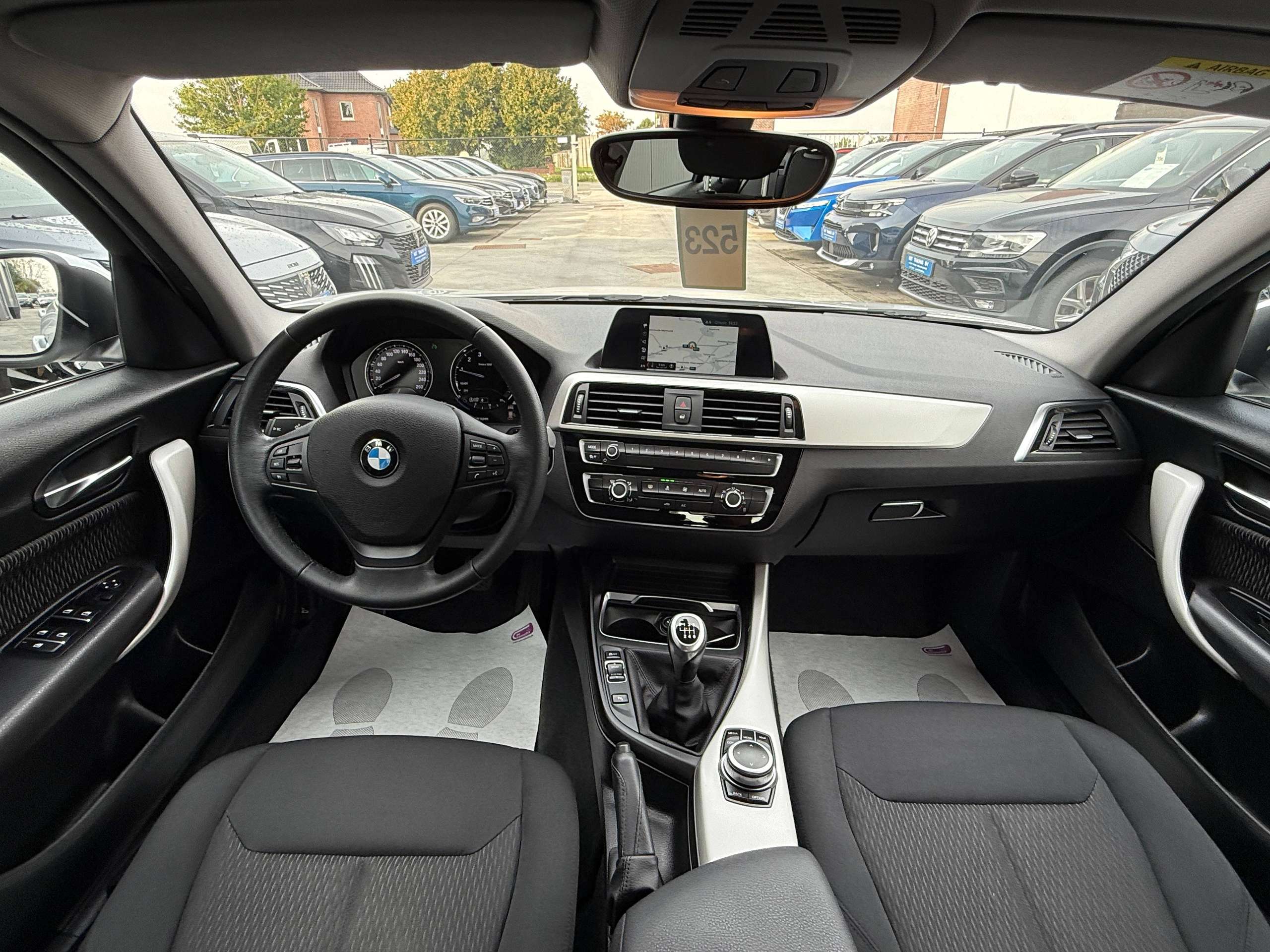 7708470f-b23c-4d64-8b24-7d8ea09c0d6e30-bmw-116-i-109pk-5-deurs-navigatie-pdc-va-bluetotoh-led-trekhaak-carpass.jpg