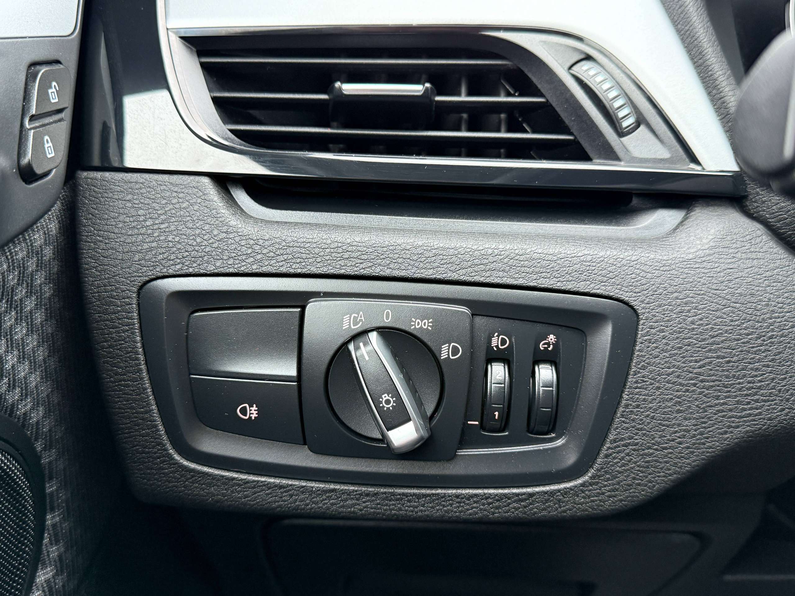 7aff2a17-90fe-4946-8c41-fc866fdeea4915-bmw-x1-1-5i-facelift-navigatie-prof-camera-head-up-led.jpg