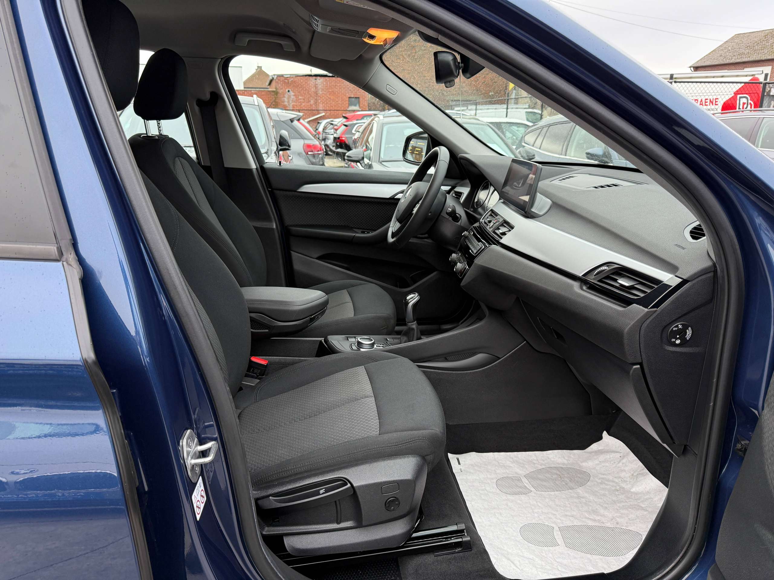 7aff2a17-90fe-4946-8c41-fc866fdeea4922-bmw-x1-1-5i-facelift-navigatie-prof-camera-head-up-led.jpg