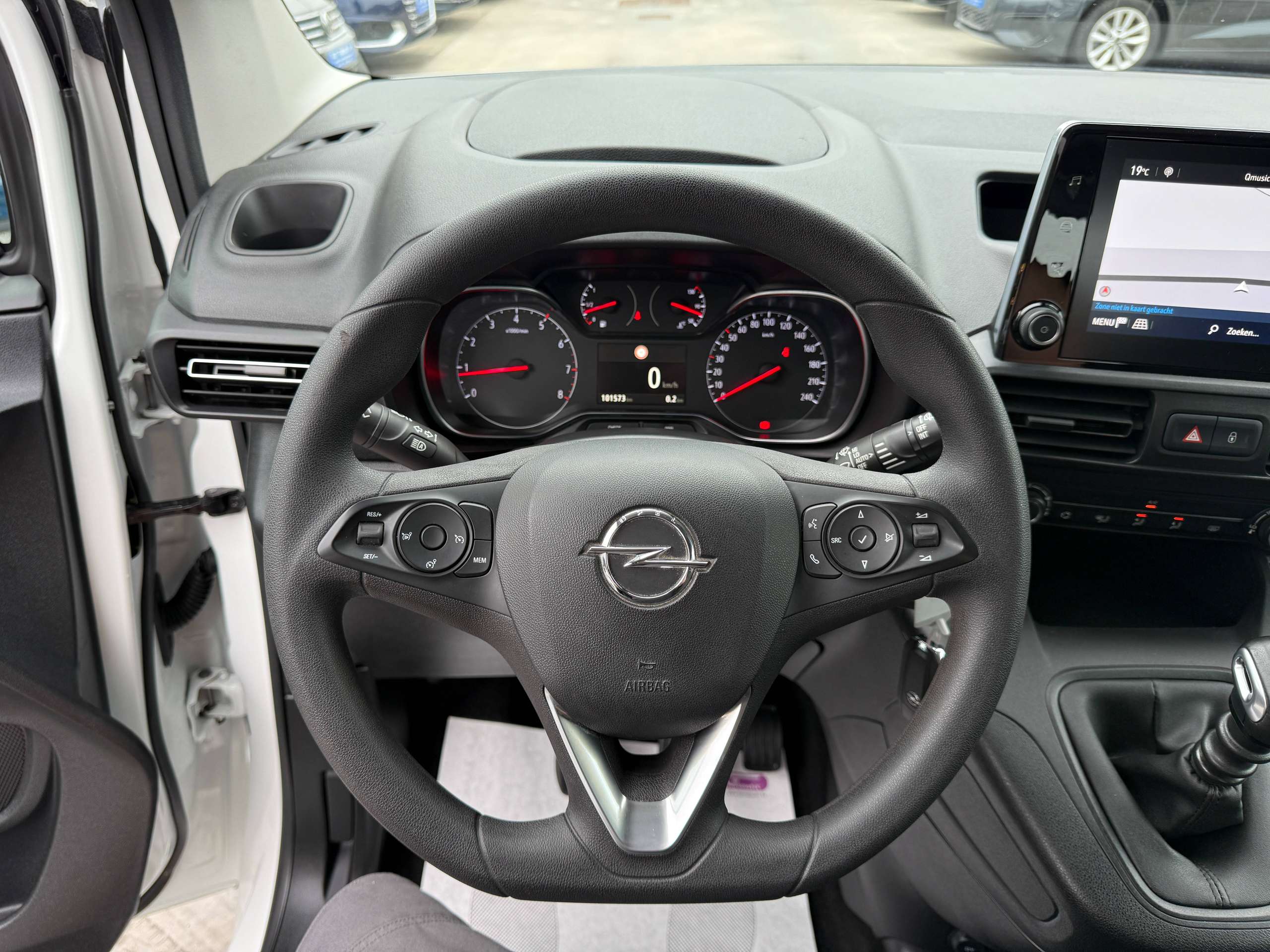 861be8ef-9afc-4498-927f-e8fb8f2aeffe18-opel-combo-life-1-2i-110pk-7-zitter-navigatie-carplay-pdc-dab-bluetooth-airco.jpg