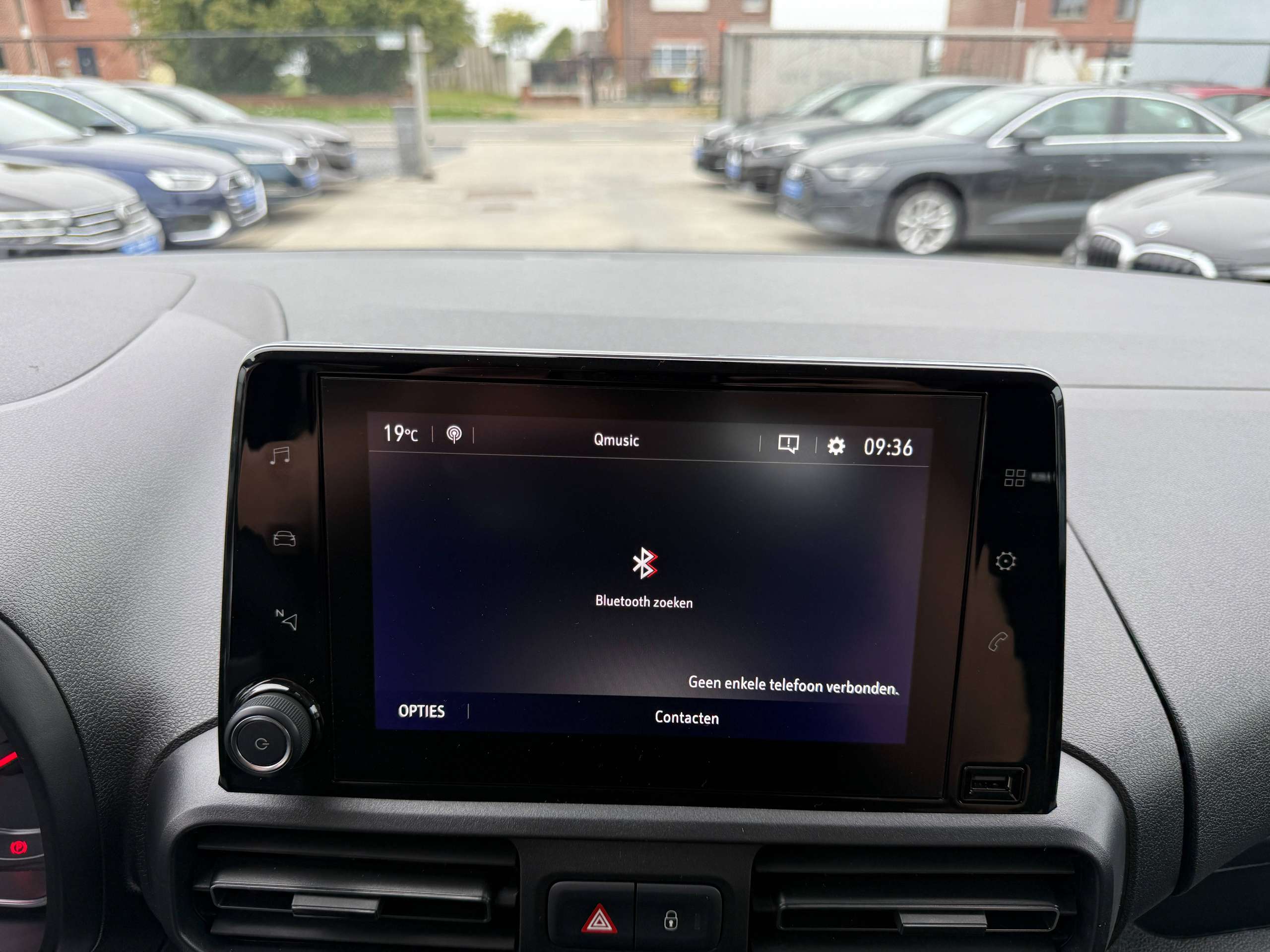 861be8ef-9afc-4498-927f-e8fb8f2aeffe25-opel-combo-life-1-2i-110pk-7-zitter-navigatie-carplay-pdc-dab-bluetooth-airco.jpg