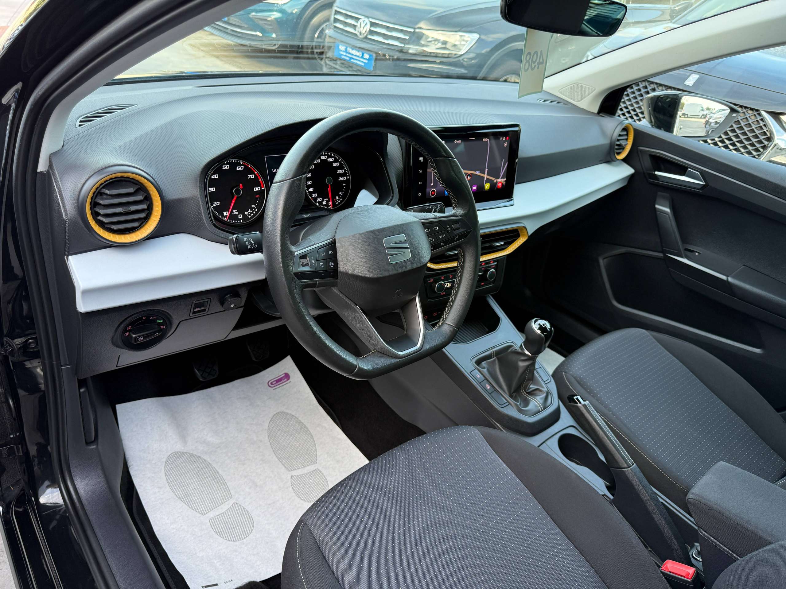 89ebc85c-8e80-4bd4-8a5c-31bfa5e0042d14-seat-ibiza-1-0i-80pk-5-deurs-navigatie-full-led-carplay-pdc-alu-bluetooth-airco.jpg
