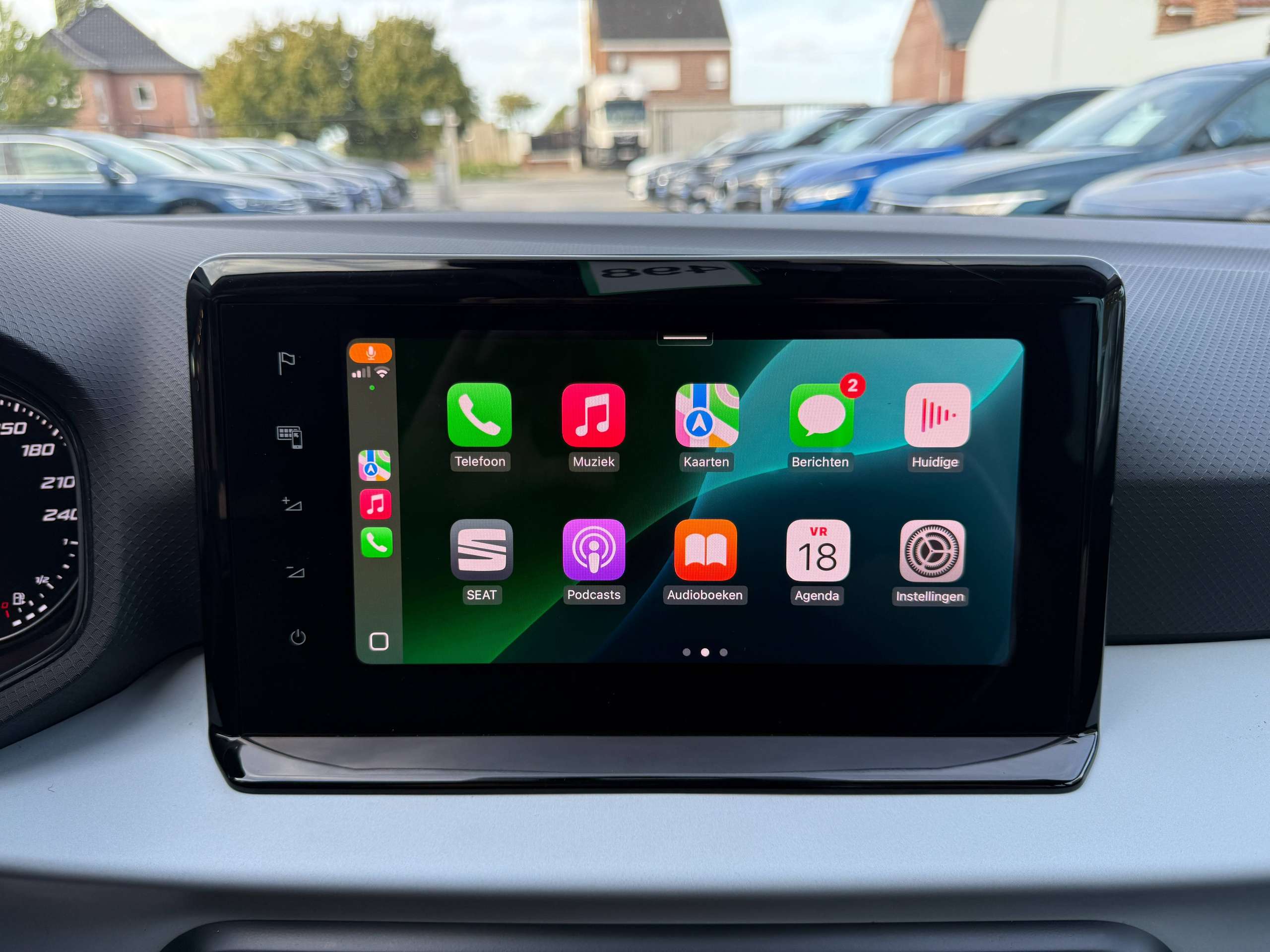 89ebc85c-8e80-4bd4-8a5c-31bfa5e0042d27-seat-ibiza-1-0i-80pk-5-deurs-navigatie-full-led-carplay-pdc-alu-bluetooth-airco.jpg