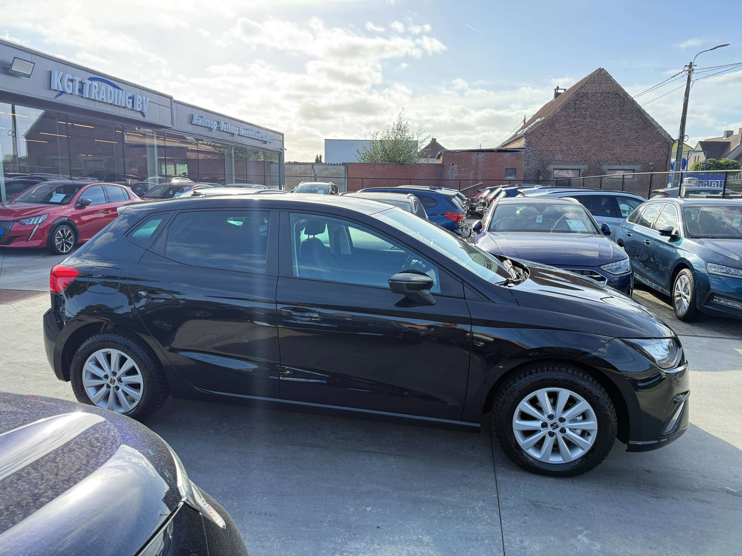 89ebc85c-8e80-4bd4-8a5c-31bfa5e0042d4-seat-ibiza-1-0i-80pk-5-deurs-navigatie-full-led-carplay-pdc-alu-bluetooth-airco.jpg