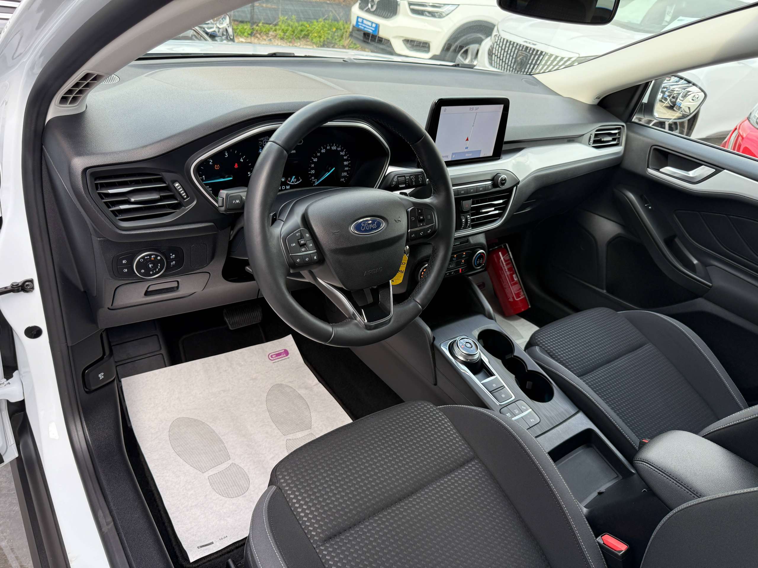8ae359a4-1ab2-4196-8466-214e40781e4114-ford-focus-1-5-tdci-automaat-clipper-full-led-navigatie-camera-carplay-dab-trekhaak.jpg