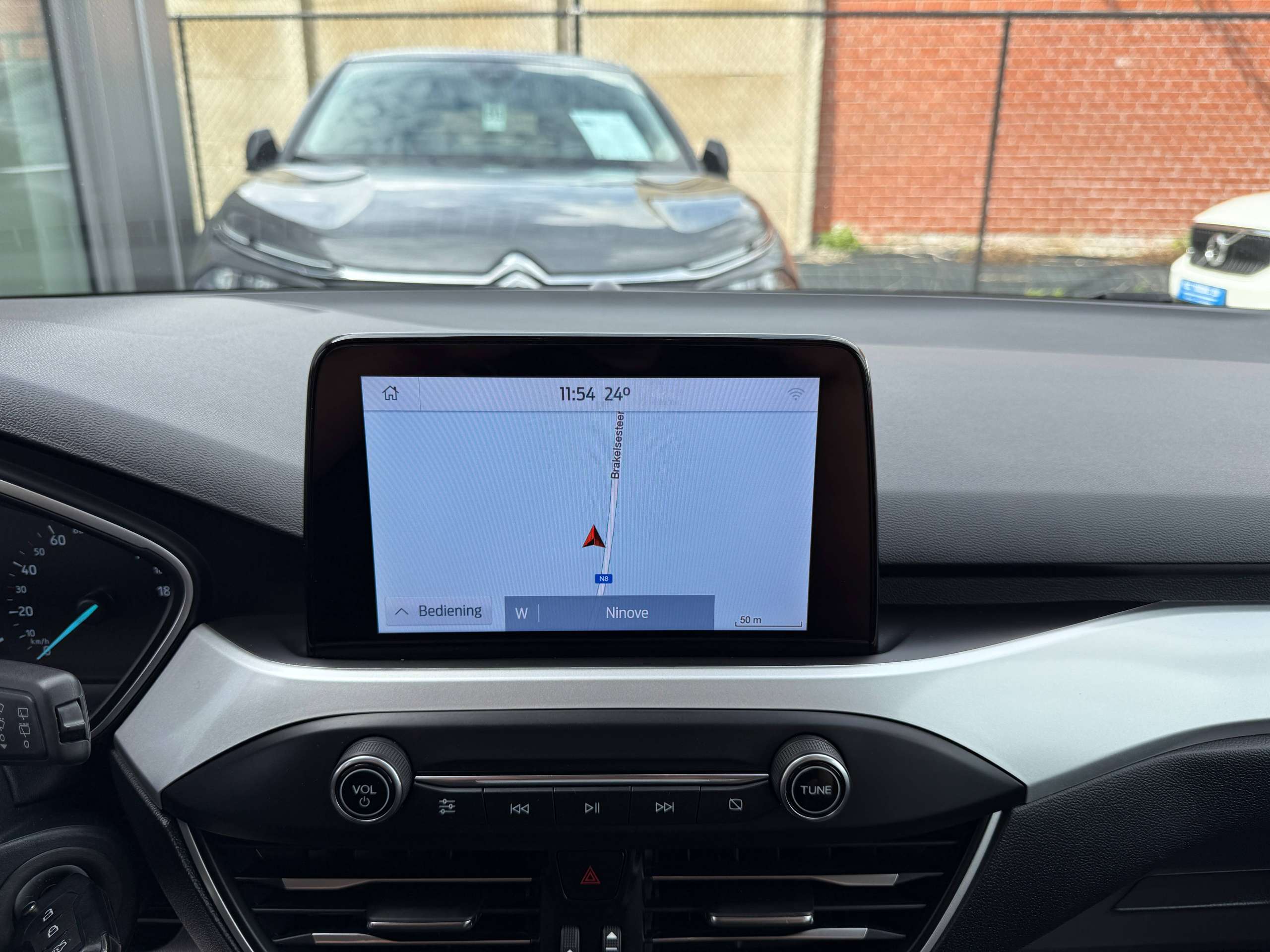 8ae359a4-1ab2-4196-8466-214e40781e4121-ford-focus-1-5-tdci-automaat-clipper-full-led-navigatie-camera-carplay-dab-trekhaak.jpg