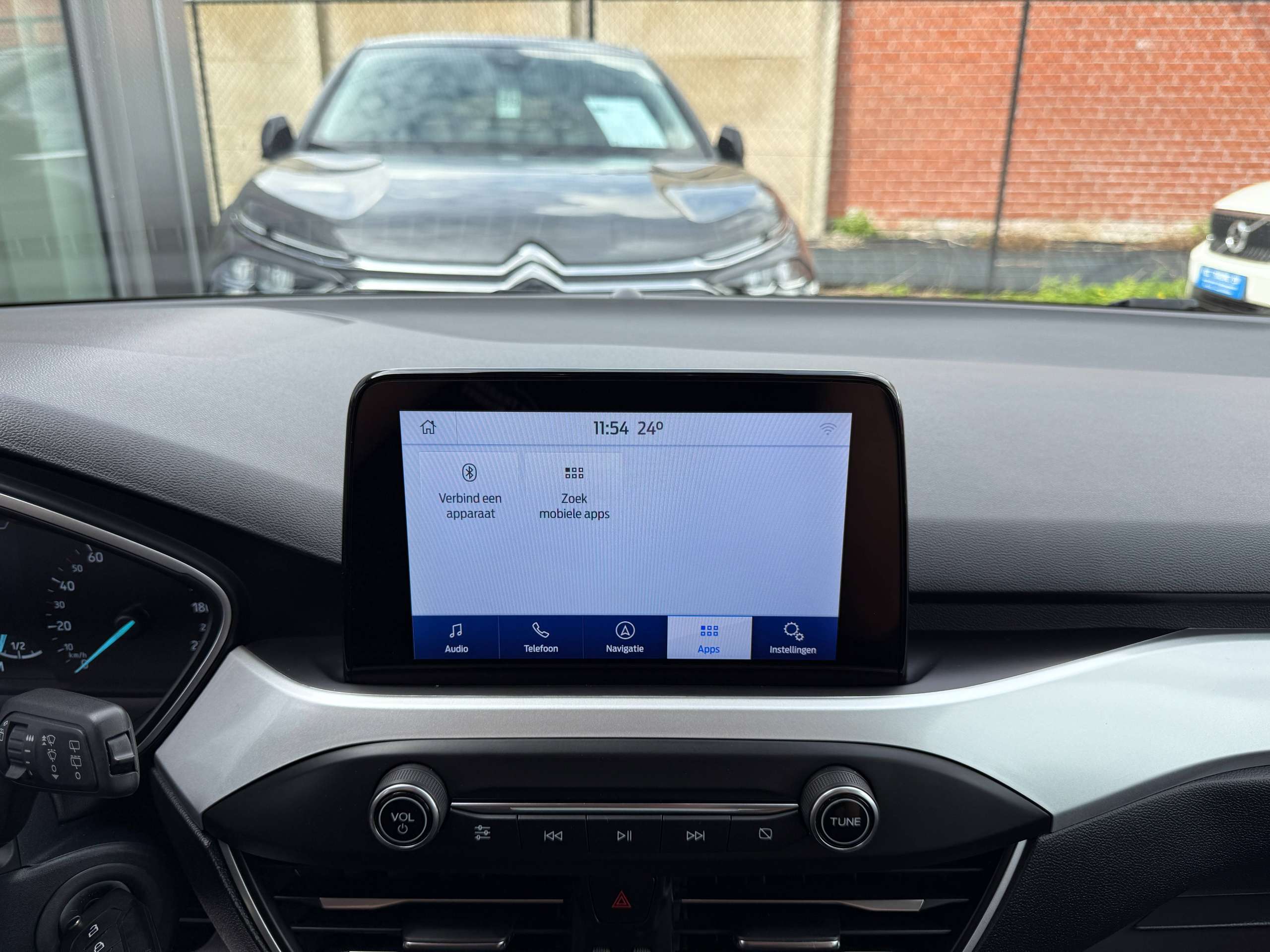 8ae359a4-1ab2-4196-8466-214e40781e4122-ford-focus-1-5-tdci-automaat-clipper-full-led-navigatie-camera-carplay-dab-trekhaak.jpg