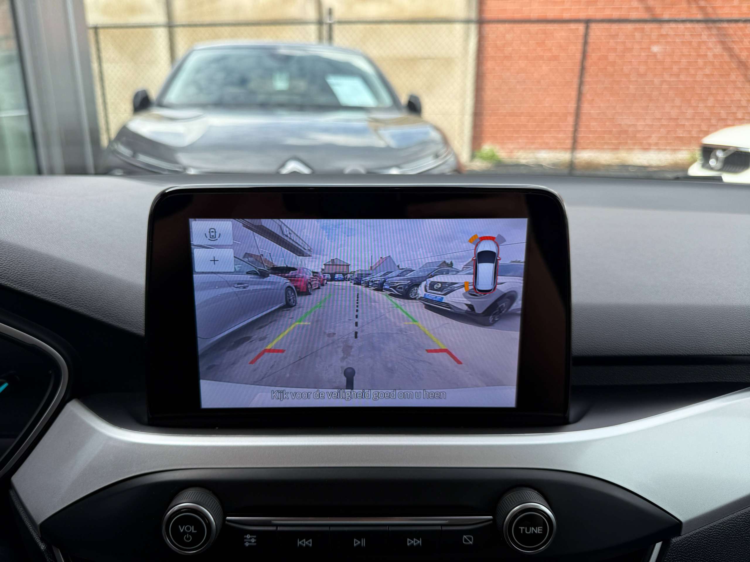 8ae359a4-1ab2-4196-8466-214e40781e4124-ford-focus-1-5-tdci-automaat-clipper-full-led-navigatie-camera-carplay-dab-trekhaak.jpg