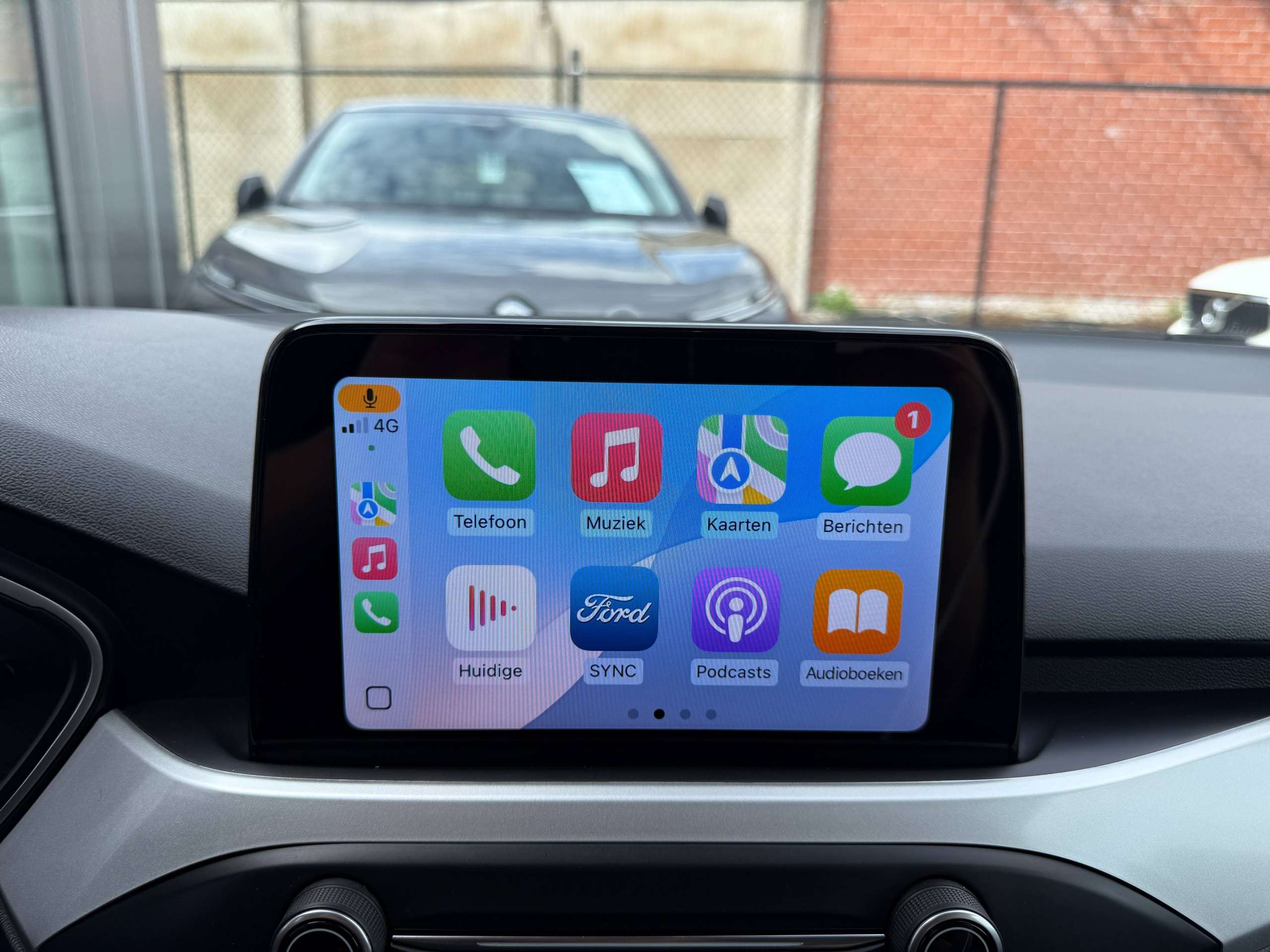 8ae359a4-1ab2-4196-8466-214e40781e4126-ford-focus-1-5-tdci-automaat-clipper-full-led-navigatie-camera-carplay-dab-trekhaak.jpg