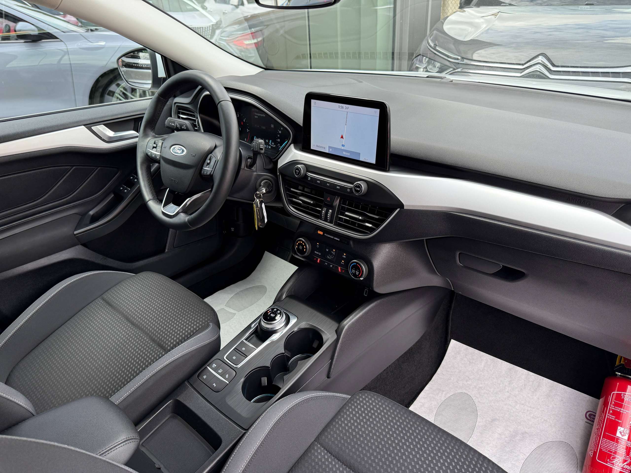8ae359a4-1ab2-4196-8466-214e40781e4129-ford-focus-1-5-tdci-automaat-clipper-full-led-navigatie-camera-carplay-dab-trekhaak.jpg