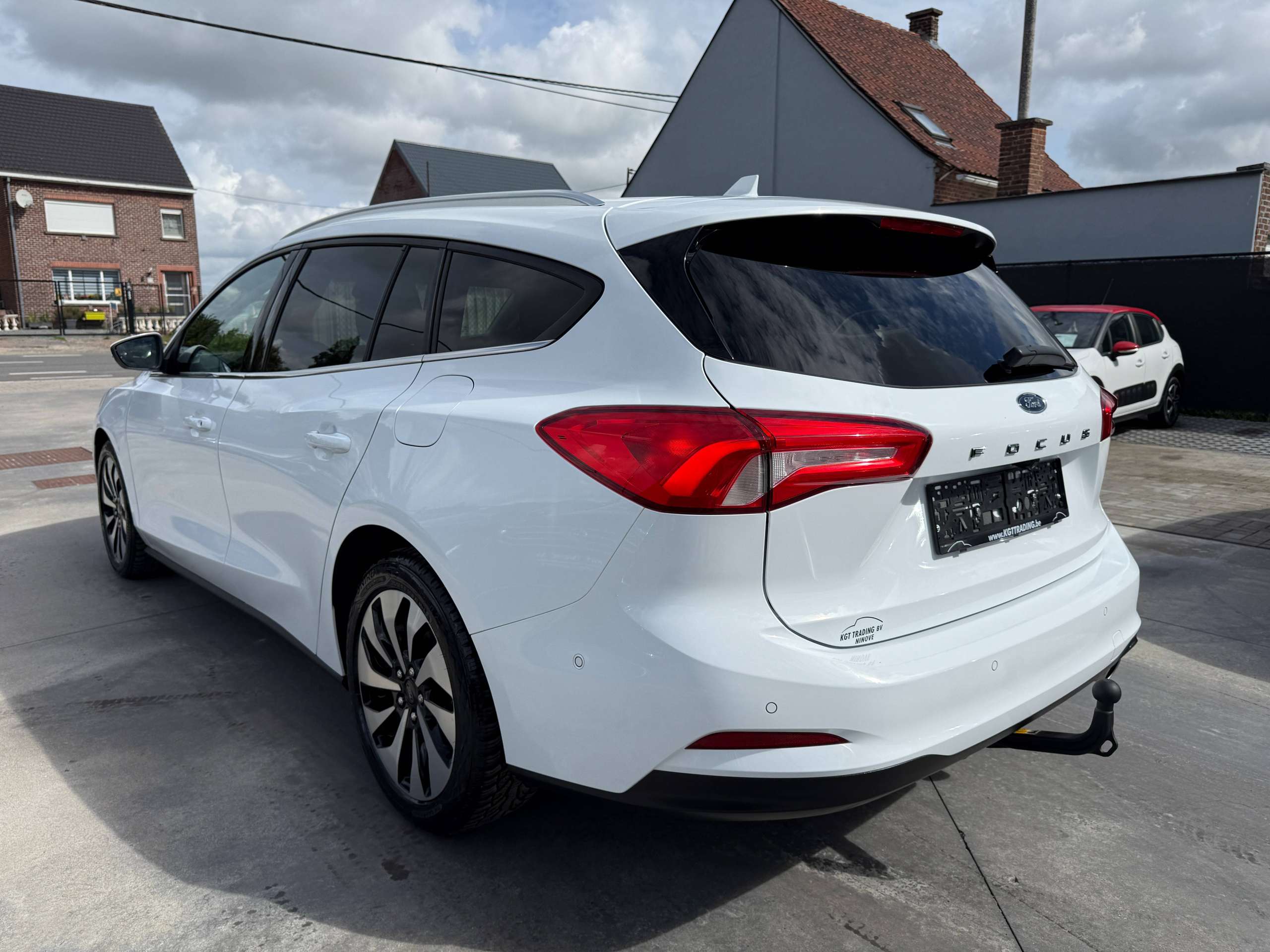 8ae359a4-1ab2-4196-8466-214e40781e417-ford-focus-1-5-tdci-automaat-clipper-full-led-navigatie-camera-carplay-dab-trekhaak.jpg
