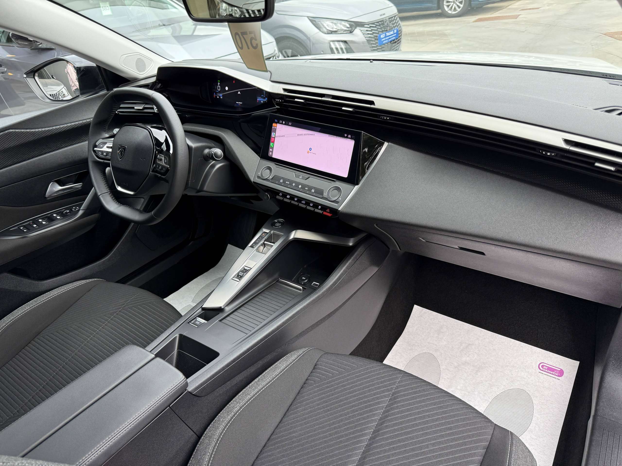 8afda8e2-235c-42f7-8a26-0b19f86080e428-peugeot-308-1-2i-130pk-automaat-5-deurs-full-led-carplay-navigatie-bluetooth-pdc-alu.jpg