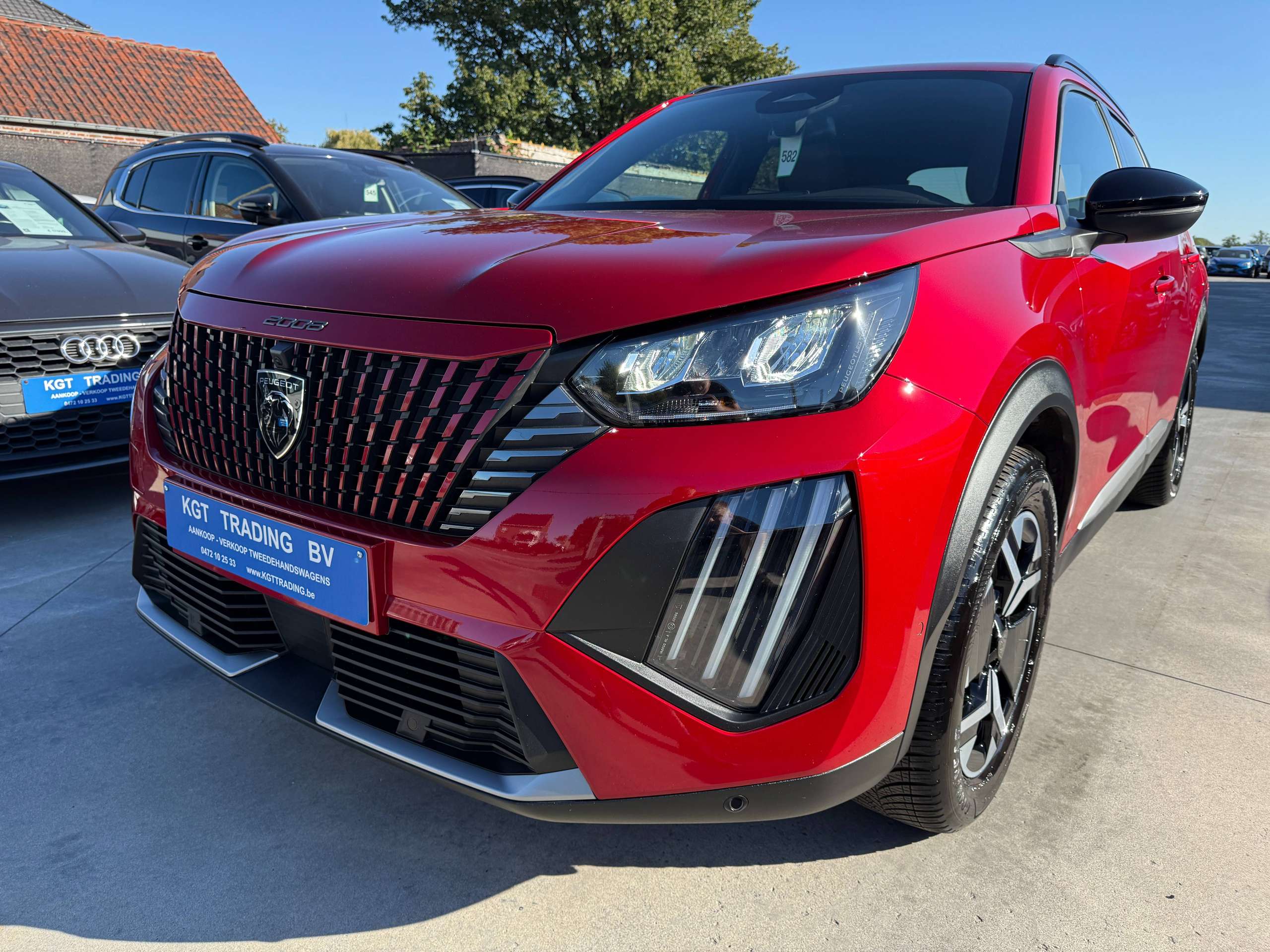 90d8d069-2bd1-47a9-bab8-9fd2ce4bd65b10-peugeot-2008-1-2i-turbo-allure-360-camera-navigatie-full-led-carplay-leder-bluetooth-dab-alu.jpg