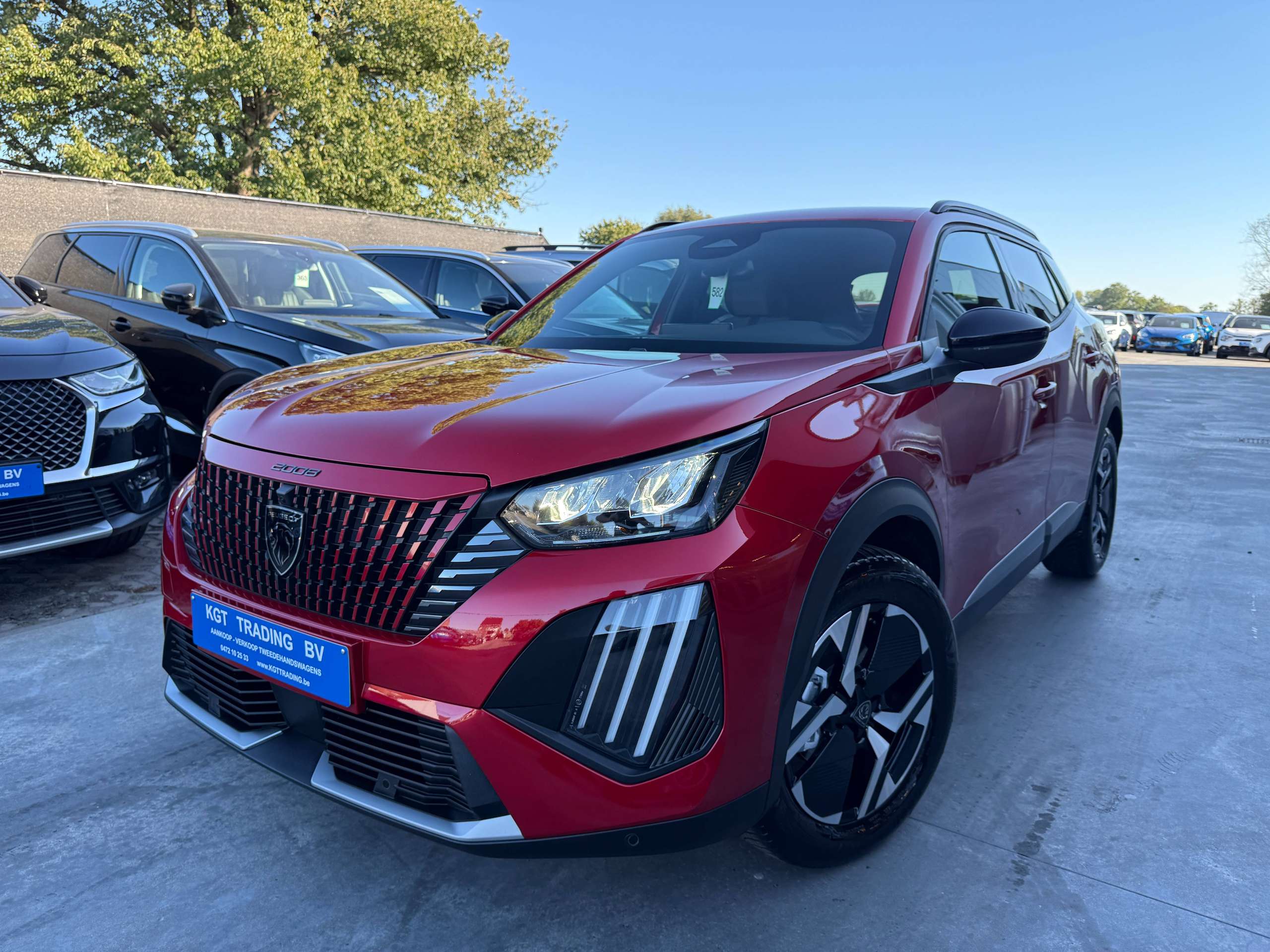 90d8d069-2bd1-47a9-bab8-9fd2ce4bd65b13-peugeot-2008-1-2i-turbo-allure-360-camera-navigatie-full-led-carplay-leder-bluetooth-dab-alu.jpg