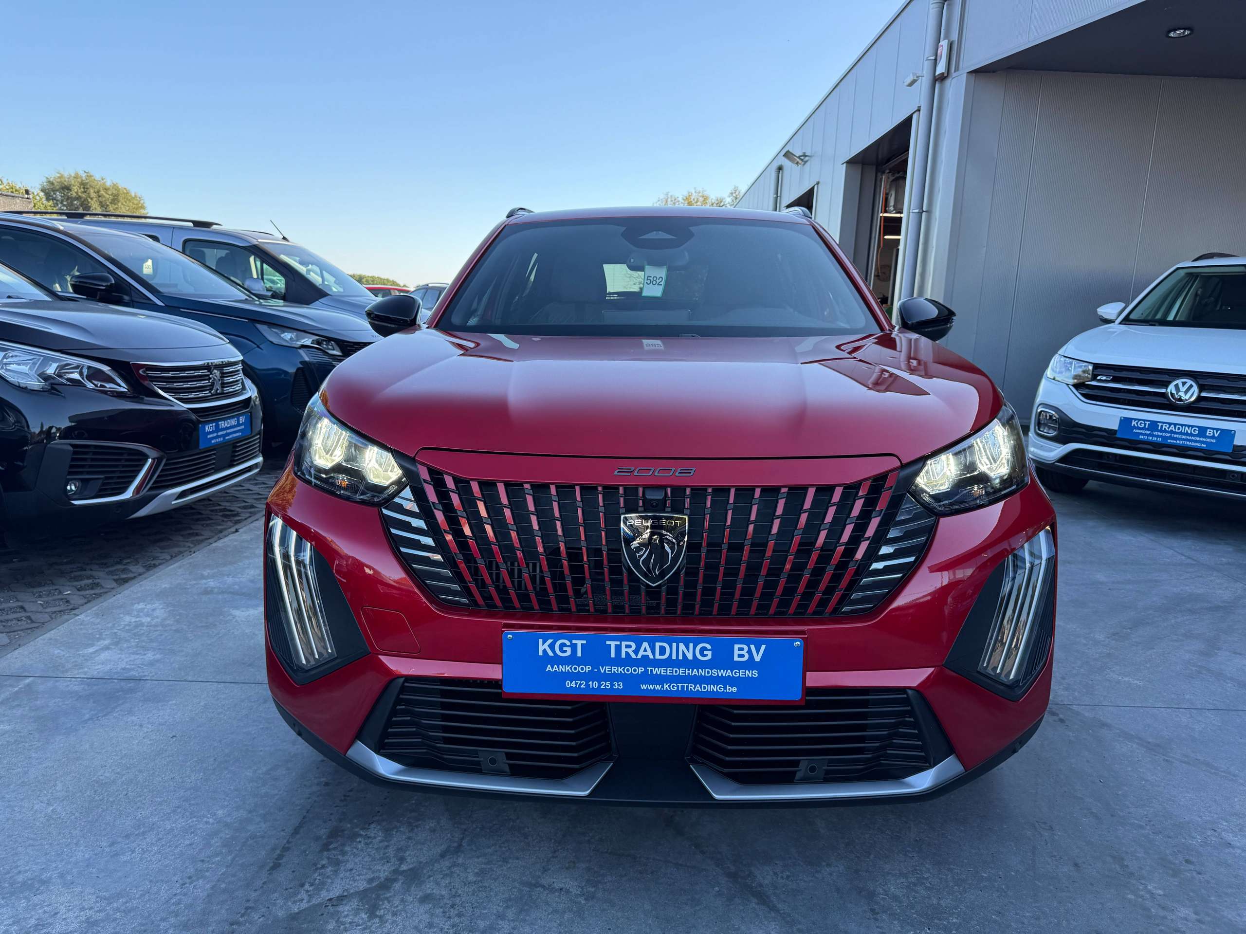 90d8d069-2bd1-47a9-bab8-9fd2ce4bd65b14-peugeot-2008-1-2i-turbo-allure-360-camera-navigatie-full-led-carplay-leder-bluetooth-dab-alu.jpg