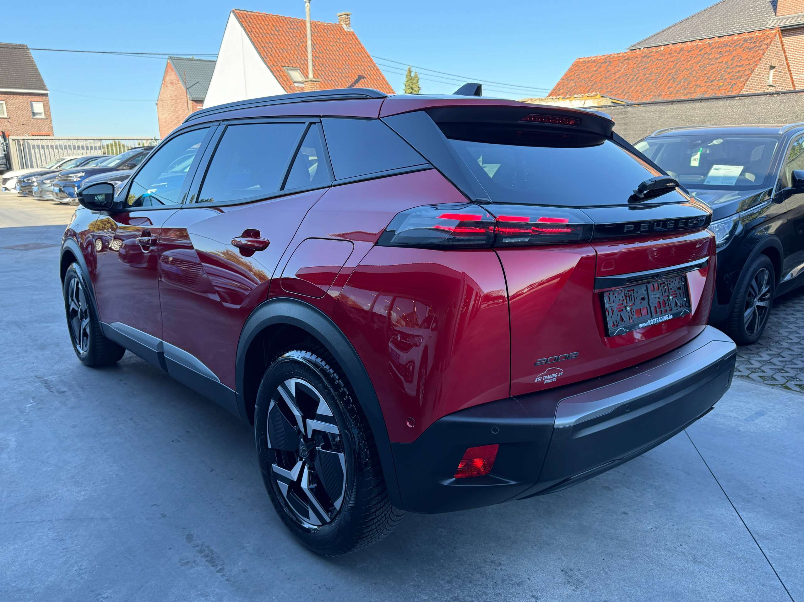 90d8d069-2bd1-47a9-bab8-9fd2ce4bd65b19-peugeot-2008-1-2i-turbo-allure-360-camera-navigatie-full-led-carplay-leder-bluetooth-dab-alu.jpg