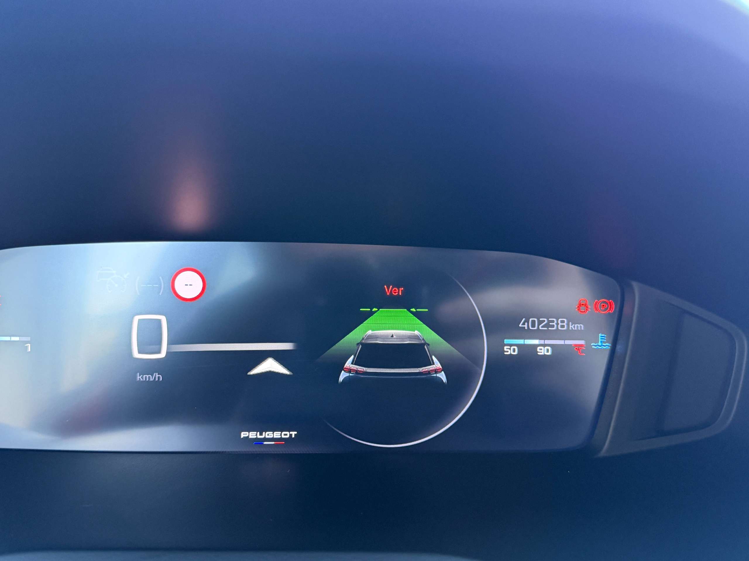 90d8d069-2bd1-47a9-bab8-9fd2ce4bd65b32-peugeot-2008-1-2i-turbo-allure-360-camera-navigatie-full-led-carplay-leder-bluetooth-dab-alu.jpg