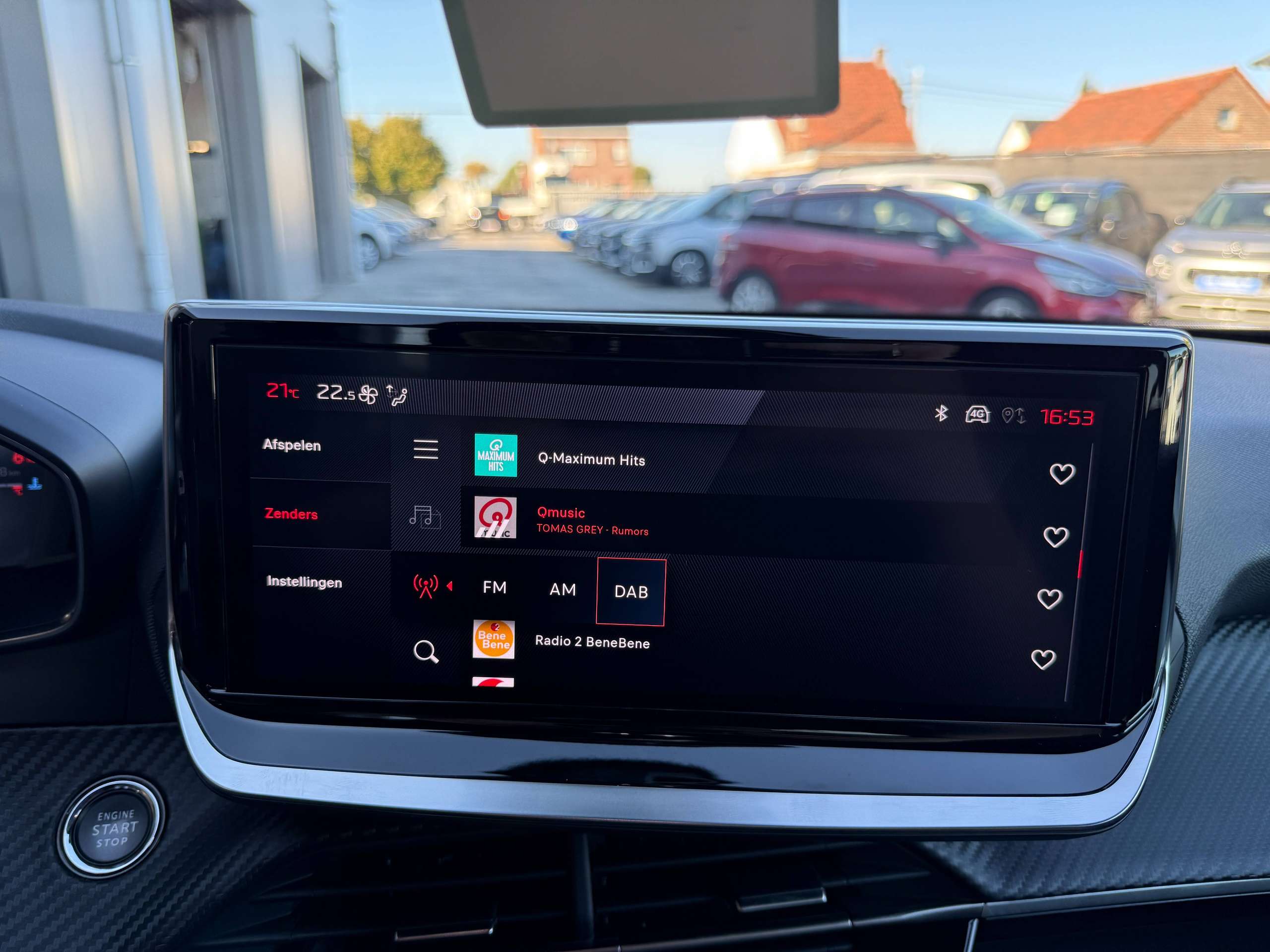 90d8d069-2bd1-47a9-bab8-9fd2ce4bd65b39-peugeot-2008-1-2i-turbo-allure-360-camera-navigatie-full-led-carplay-leder-bluetooth-dab-alu.jpg