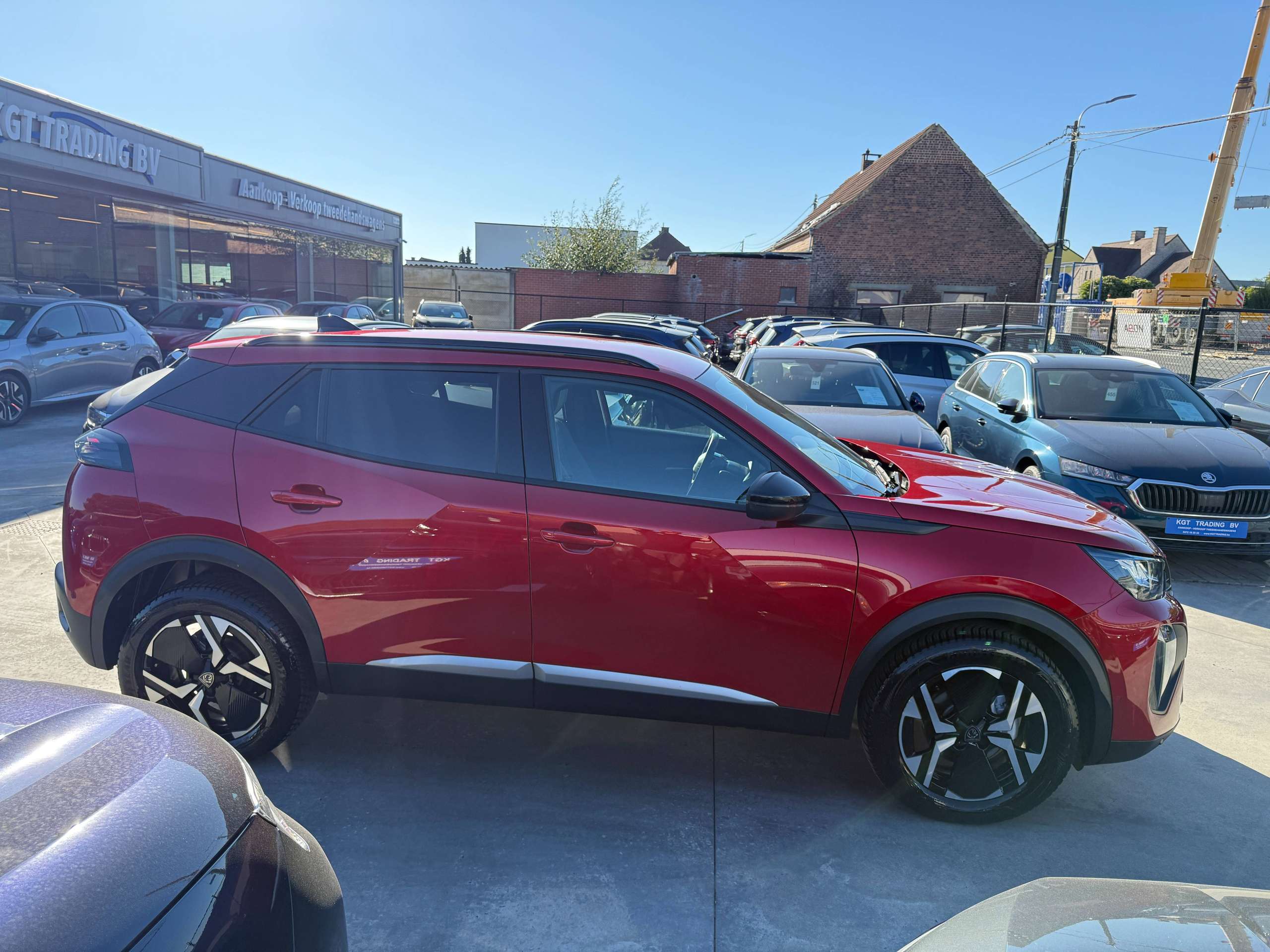 90d8d069-2bd1-47a9-bab8-9fd2ce4bd65b4-peugeot-2008-1-2i-turbo-allure-360-camera-navigatie-full-led-carplay-leder-bluetooth-dab-alu.jpg