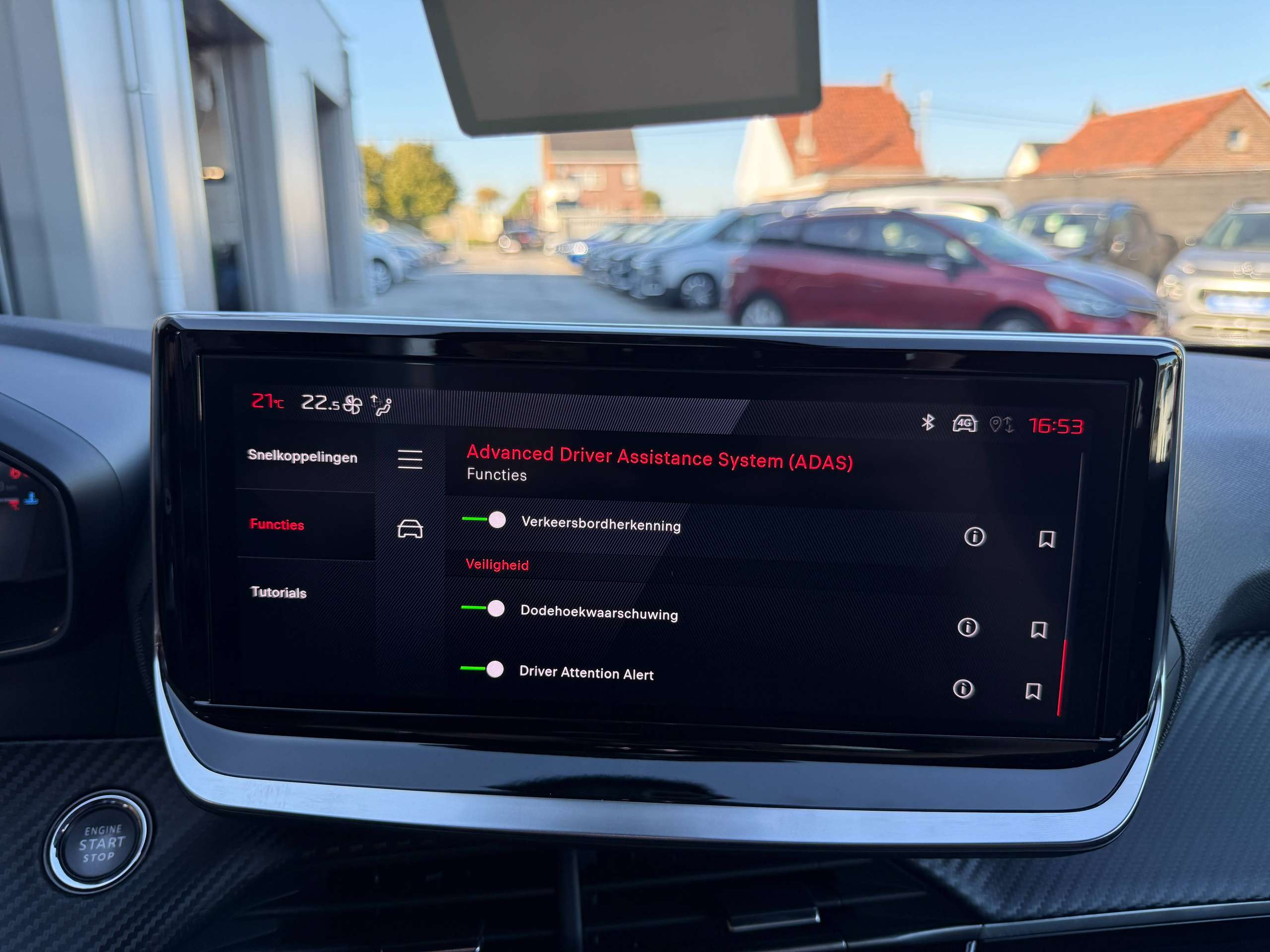90d8d069-2bd1-47a9-bab8-9fd2ce4bd65b41-peugeot-2008-1-2i-turbo-allure-360-camera-navigatie-full-led-carplay-leder-bluetooth-dab-alu.jpg