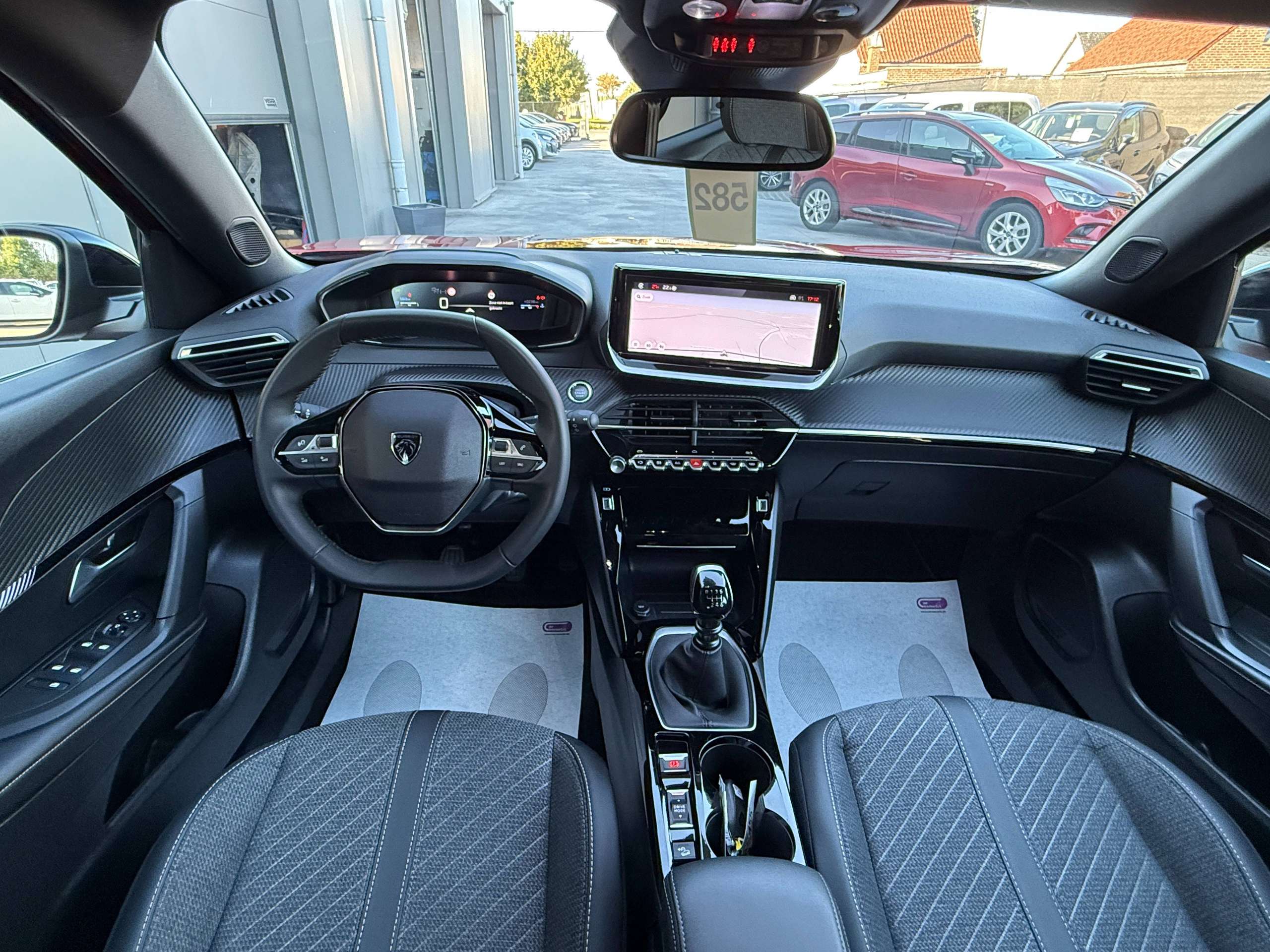 90d8d069-2bd1-47a9-bab8-9fd2ce4bd65b49-peugeot-2008-1-2i-turbo-allure-360-camera-navigatie-full-led-carplay-leder-bluetooth-dab-alu.jpg