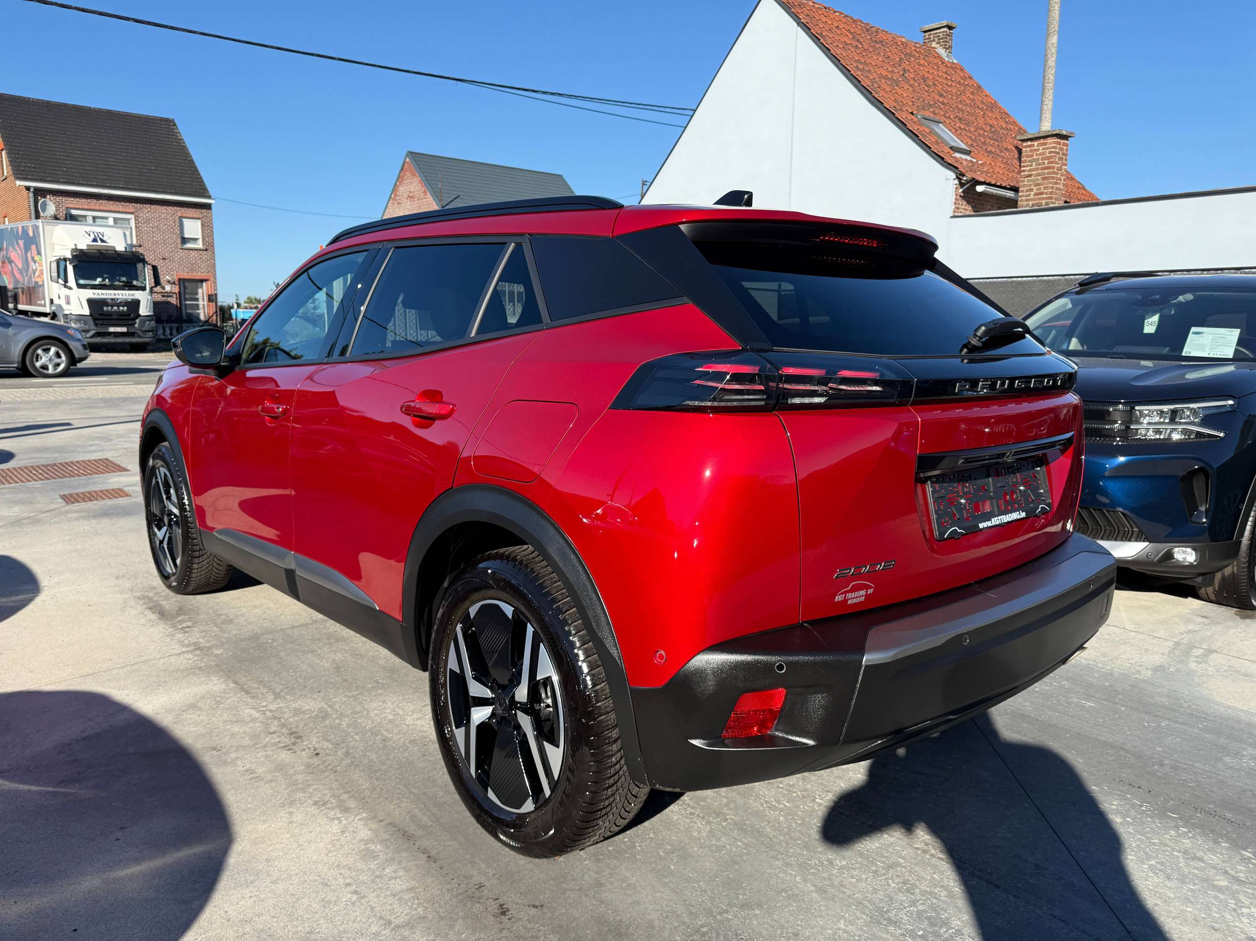 90d8d069-2bd1-47a9-bab8-9fd2ce4bd65b7-peugeot-2008-1-2i-turbo-allure-360-camera-navigatie-full-led-carplay-leder-bluetooth-dab-alu.jpg