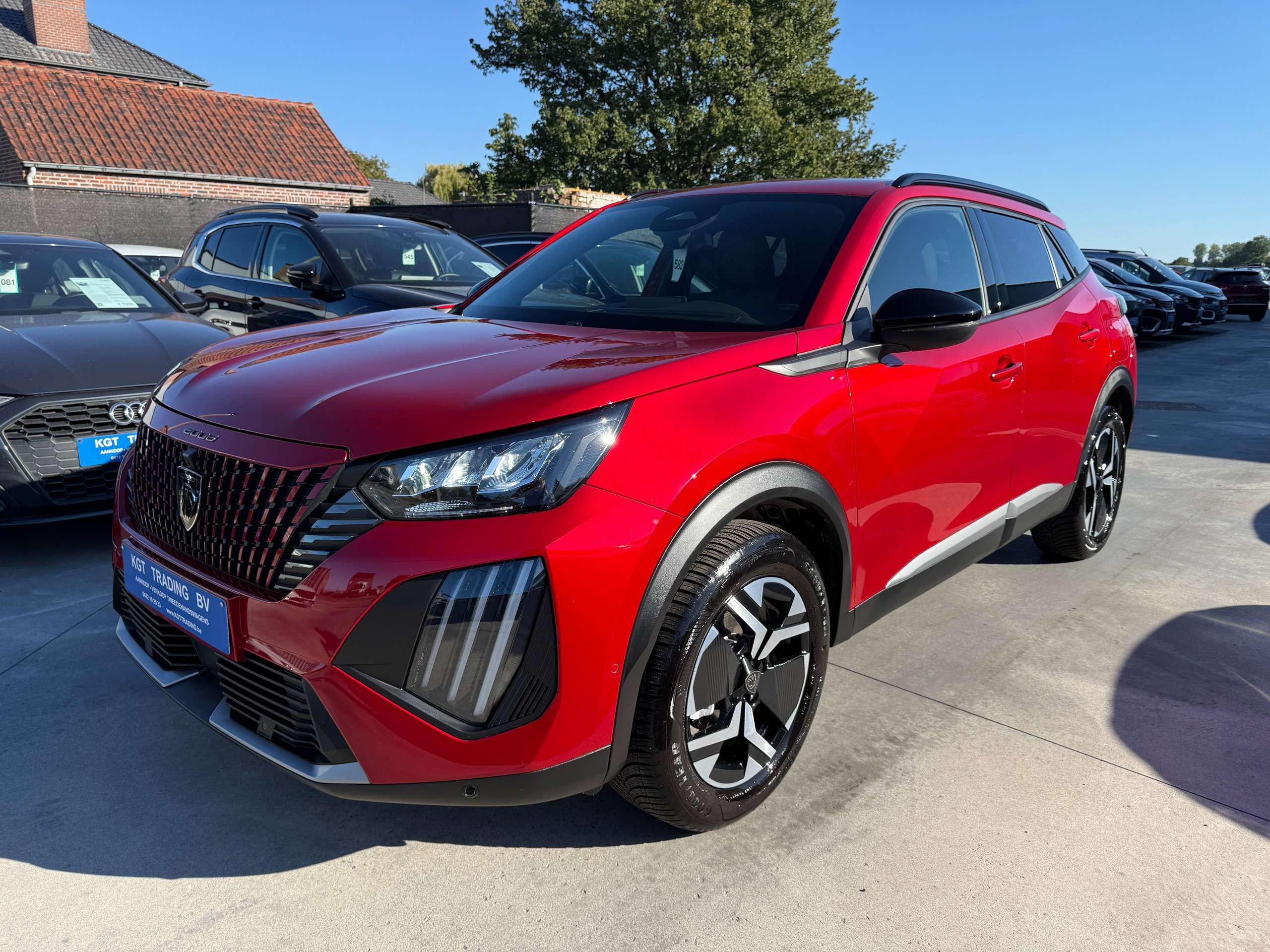 90d8d069-2bd1-47a9-bab8-9fd2ce4bd65b9-peugeot-2008-1-2i-turbo-allure-360-camera-navigatie-full-led-carplay-leder-bluetooth-dab-alu.jpg