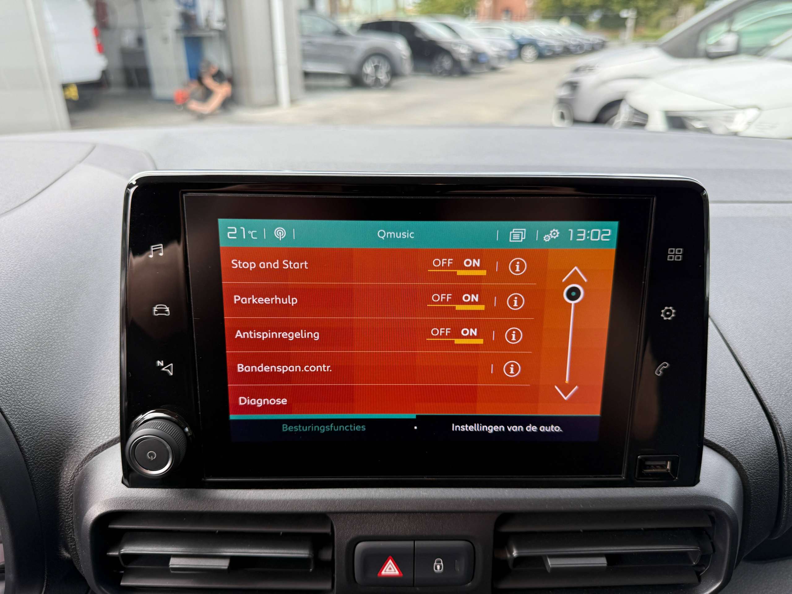 96fbdd78-ef3a-4ab2-b829-c511f4c9f8d521-citroen-berlingo-1-2i-110pk-xl-2-schuifdeuren-navigatie-carplay-dab-pdc-trekhaak.jpg