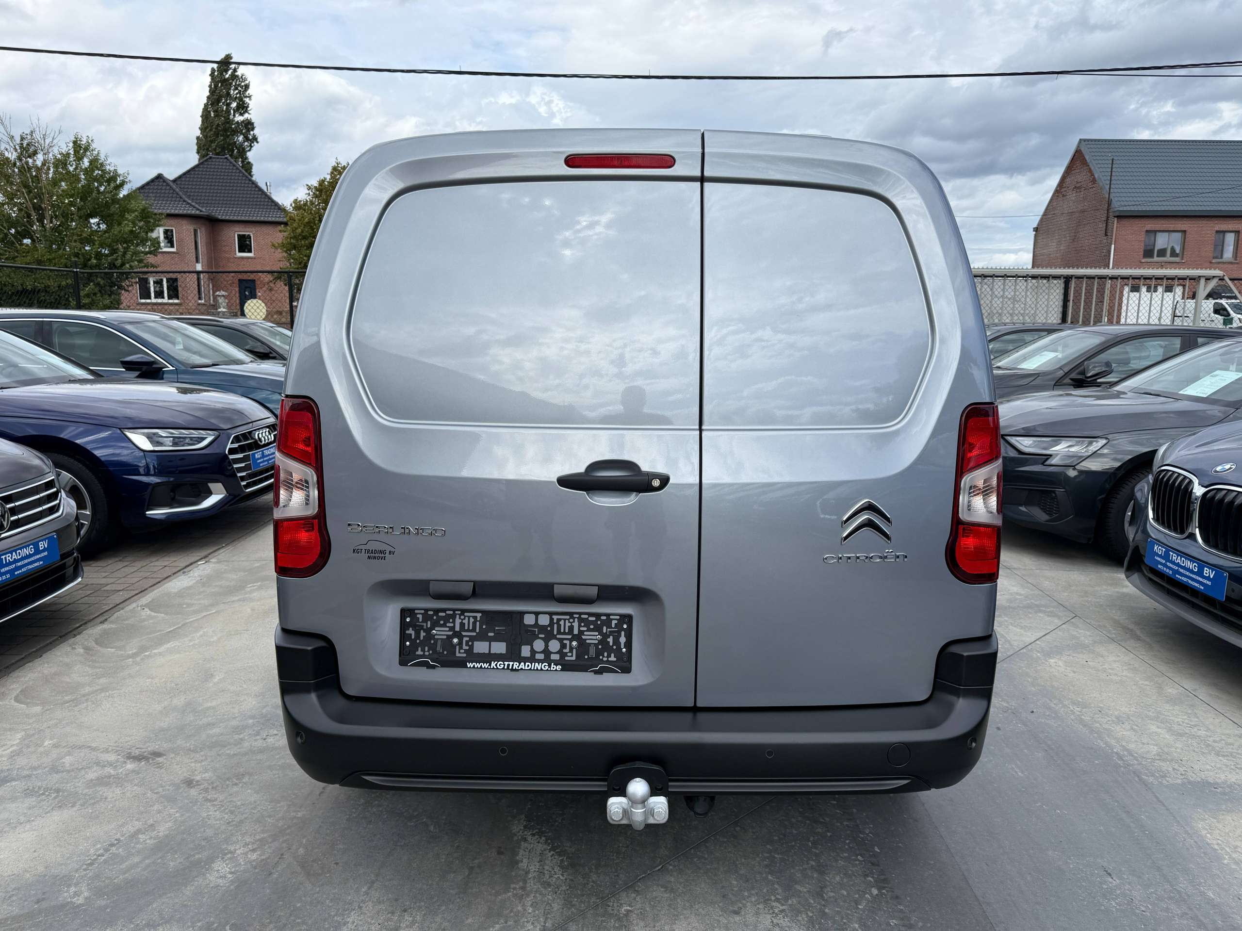 96fbdd78-ef3a-4ab2-b829-c511f4c9f8d56-citroen-berlingo-1-2i-110pk-xl-2-schuifdeuren-navigatie-carplay-dab-pdc-trekhaak.jpg