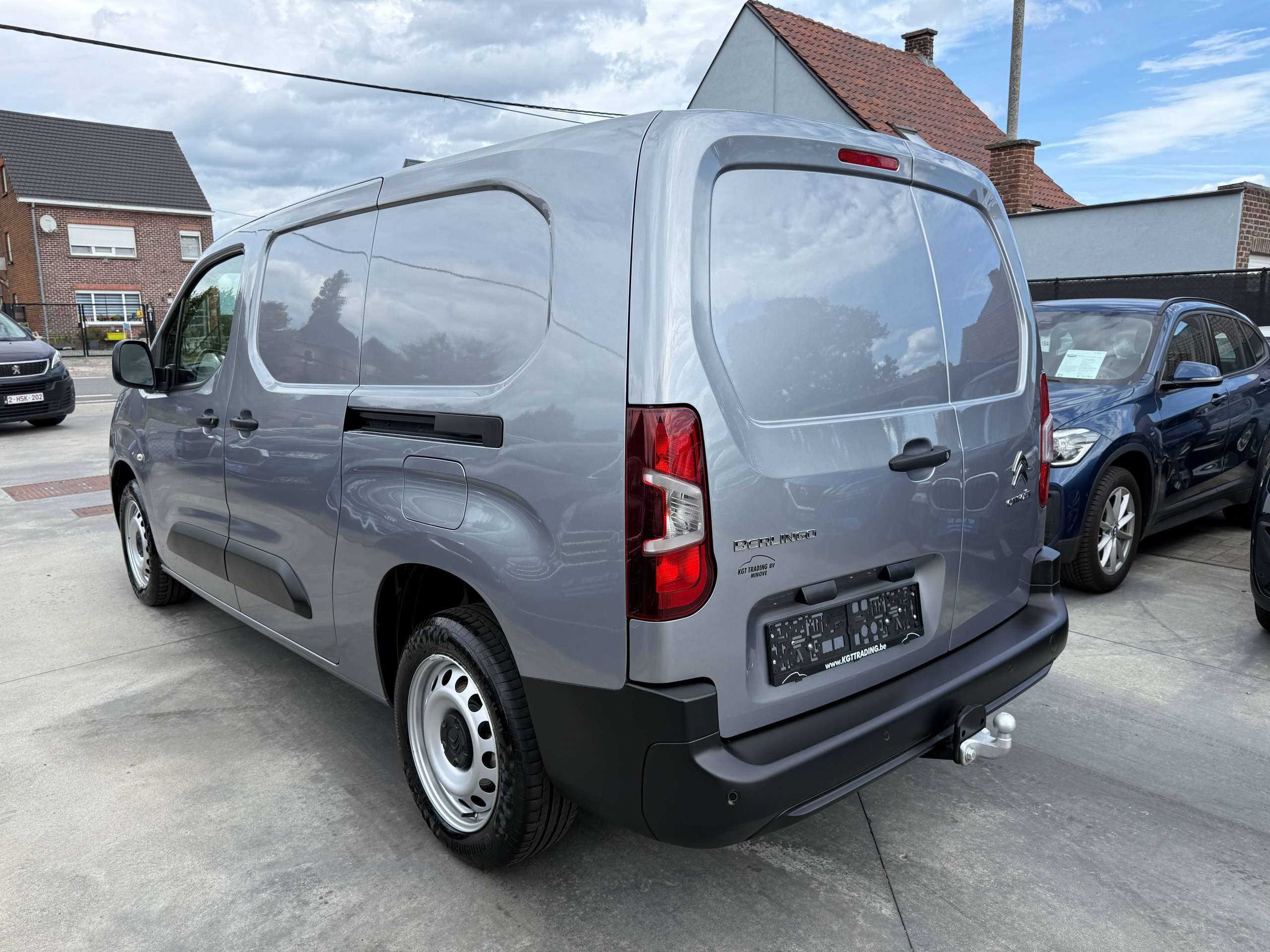 96fbdd78-ef3a-4ab2-b829-c511f4c9f8d57-citroen-berlingo-1-2i-110pk-xl-2-schuifdeuren-navigatie-carplay-dab-pdc-trekhaak.jpg